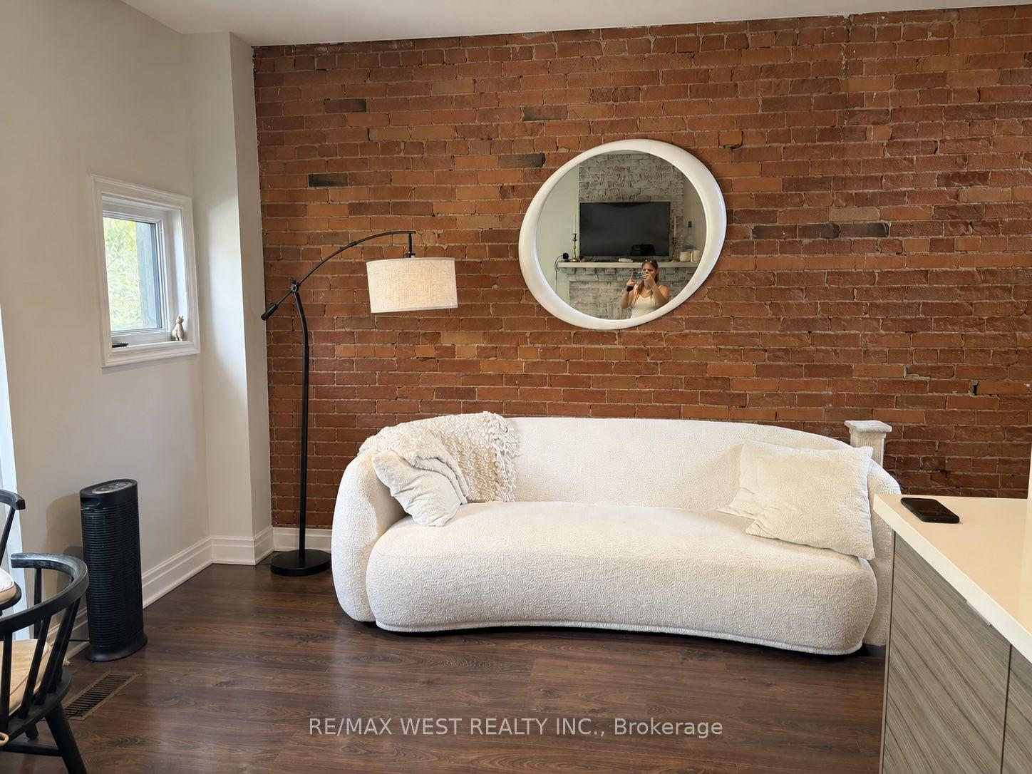 Photo 4 of Unit Upper, 28 Spencer Avenue, Toronto, South Parkdale — HOMEH