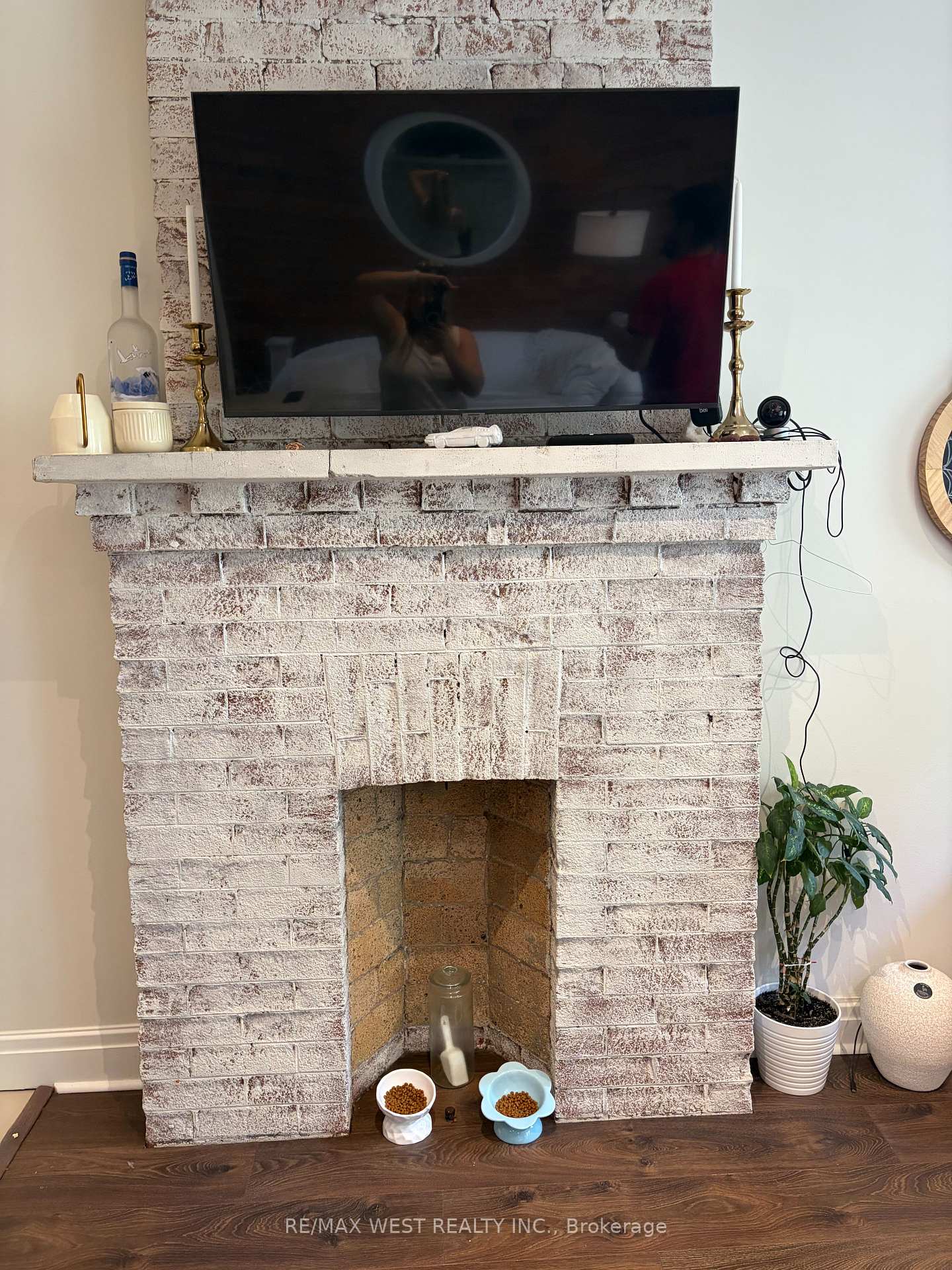 Photo 7 of Unit Upper, 28 Spencer Avenue, Toronto, South Parkdale — HOMEH