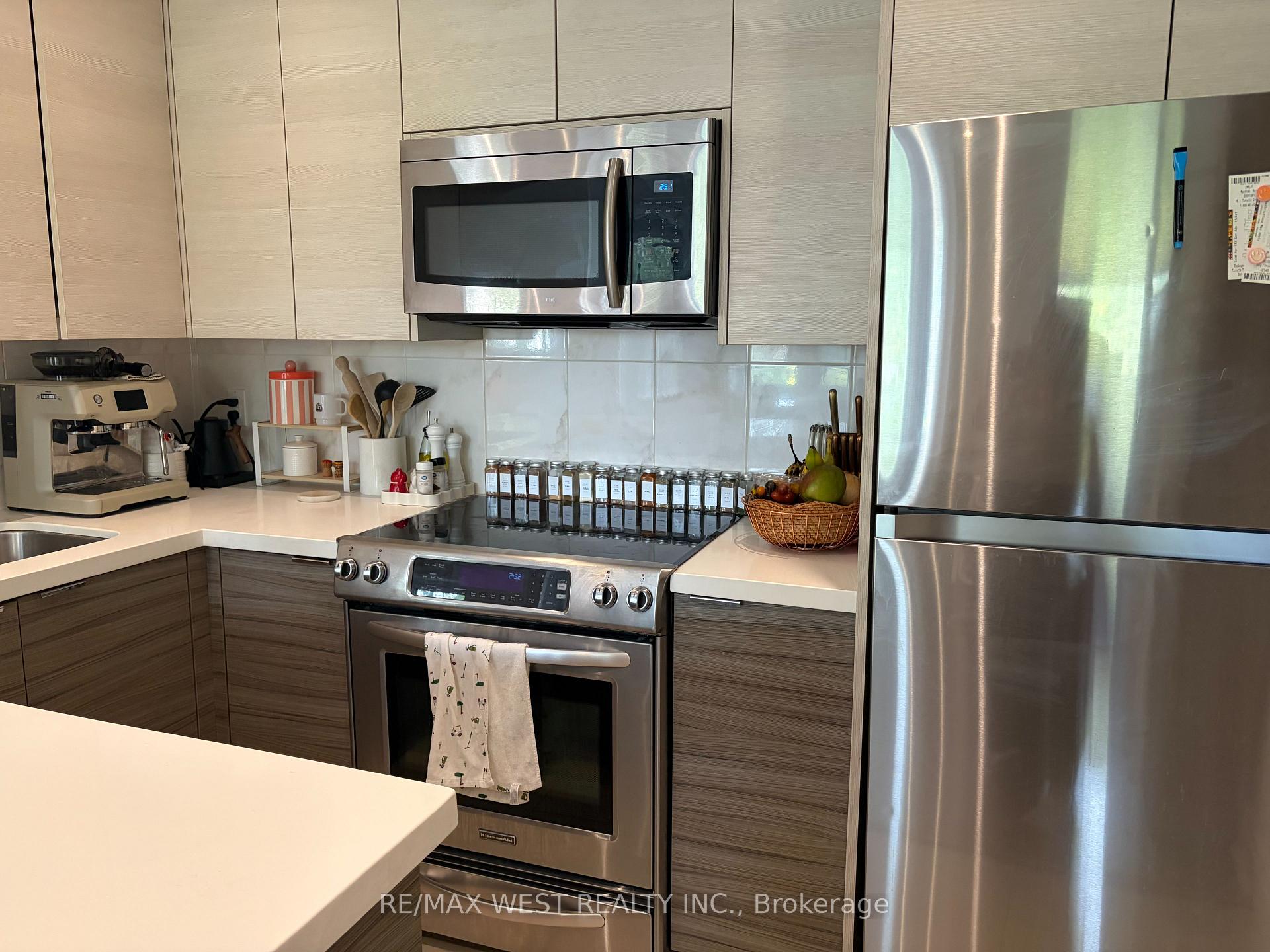 Photo 9 of Unit Upper, 28 Spencer Avenue, Toronto, South Parkdale — HOMEH