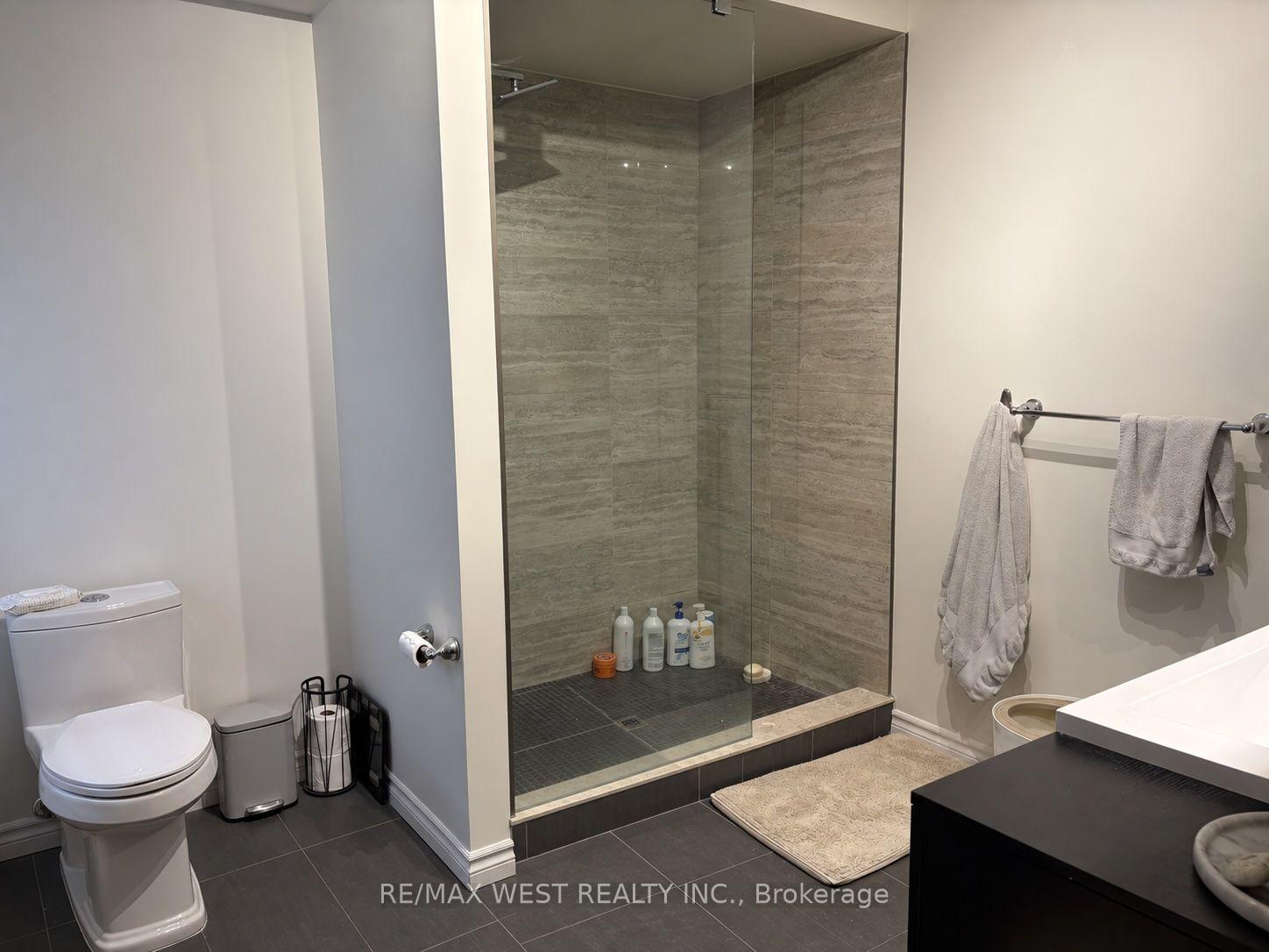 Photo 13 of Unit Upper, 28 Spencer Avenue, Toronto, South Parkdale — HOMEH