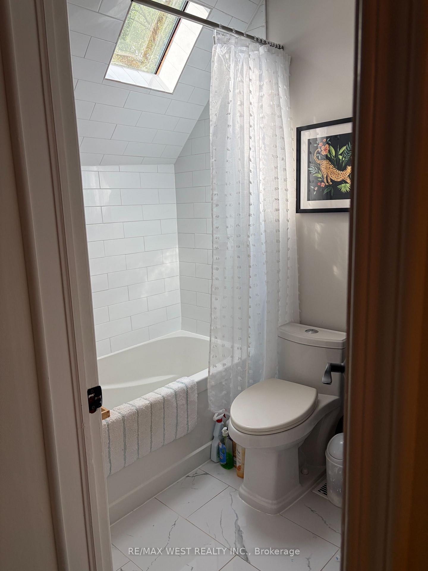 Photo 22 of Unit Upper, 28 Spencer Avenue, Toronto, South Parkdale — HOMEH