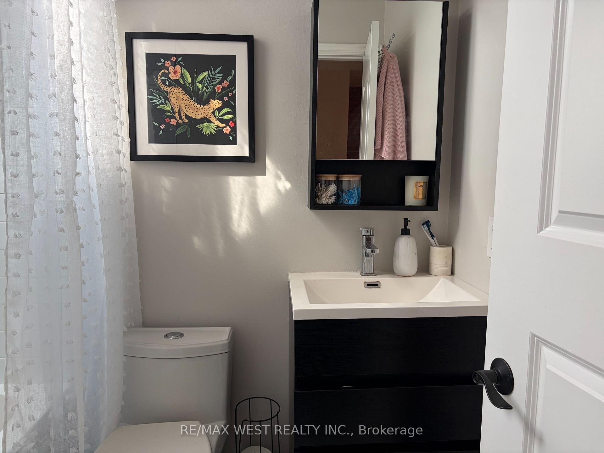 Photo 23 of Unit Upper, 28 Spencer Avenue, Toronto, South Parkdale — HOMEH