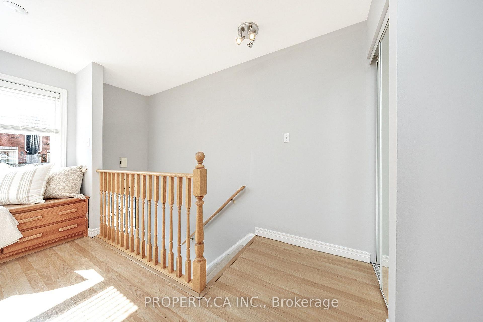 Photo 3 of Unit 24, 1751 Lampman Avenue, Burlington, Uptown — HOMEH