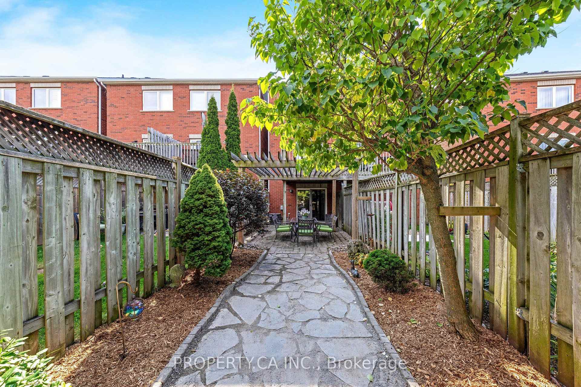 Photo 23 of Unit 24, 1751 Lampman Avenue, Burlington, Uptown — HOMEH