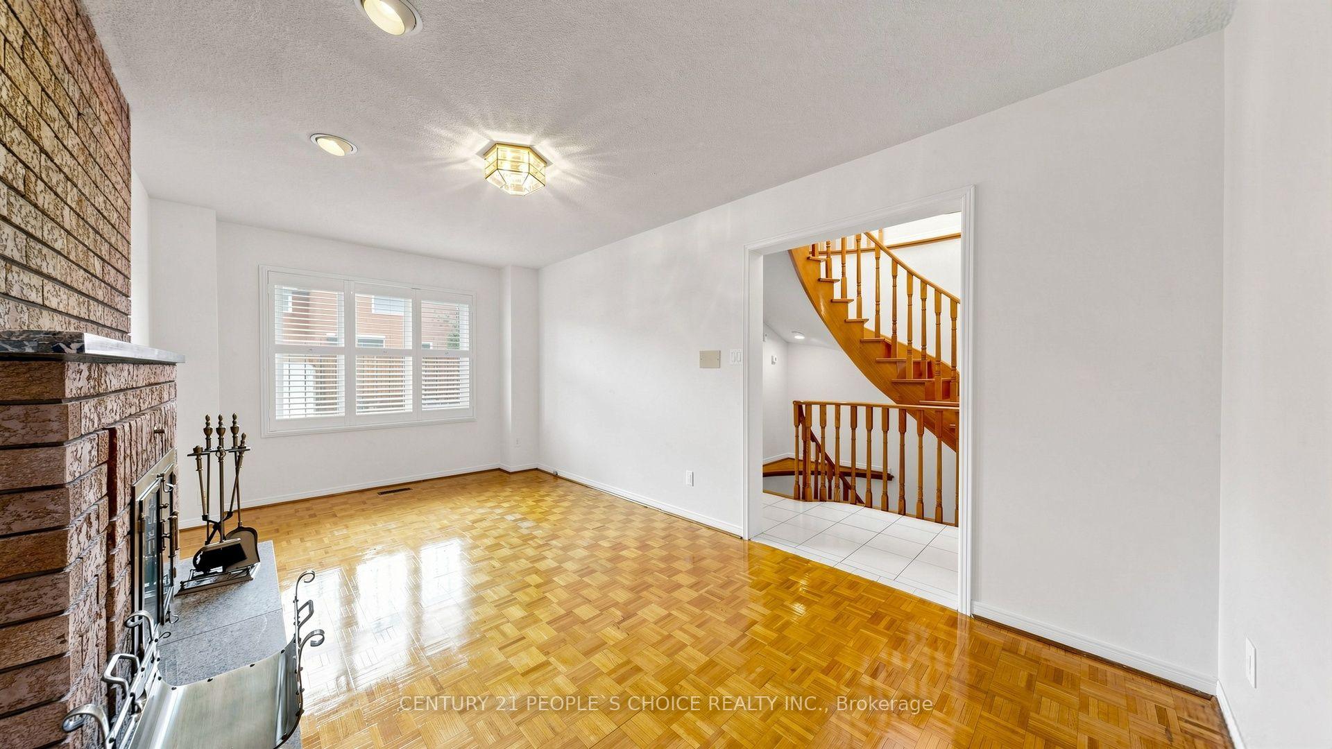 Photo 9 of 82 Embassy Drive, Vaughan, East Woodbridge — HOMEH