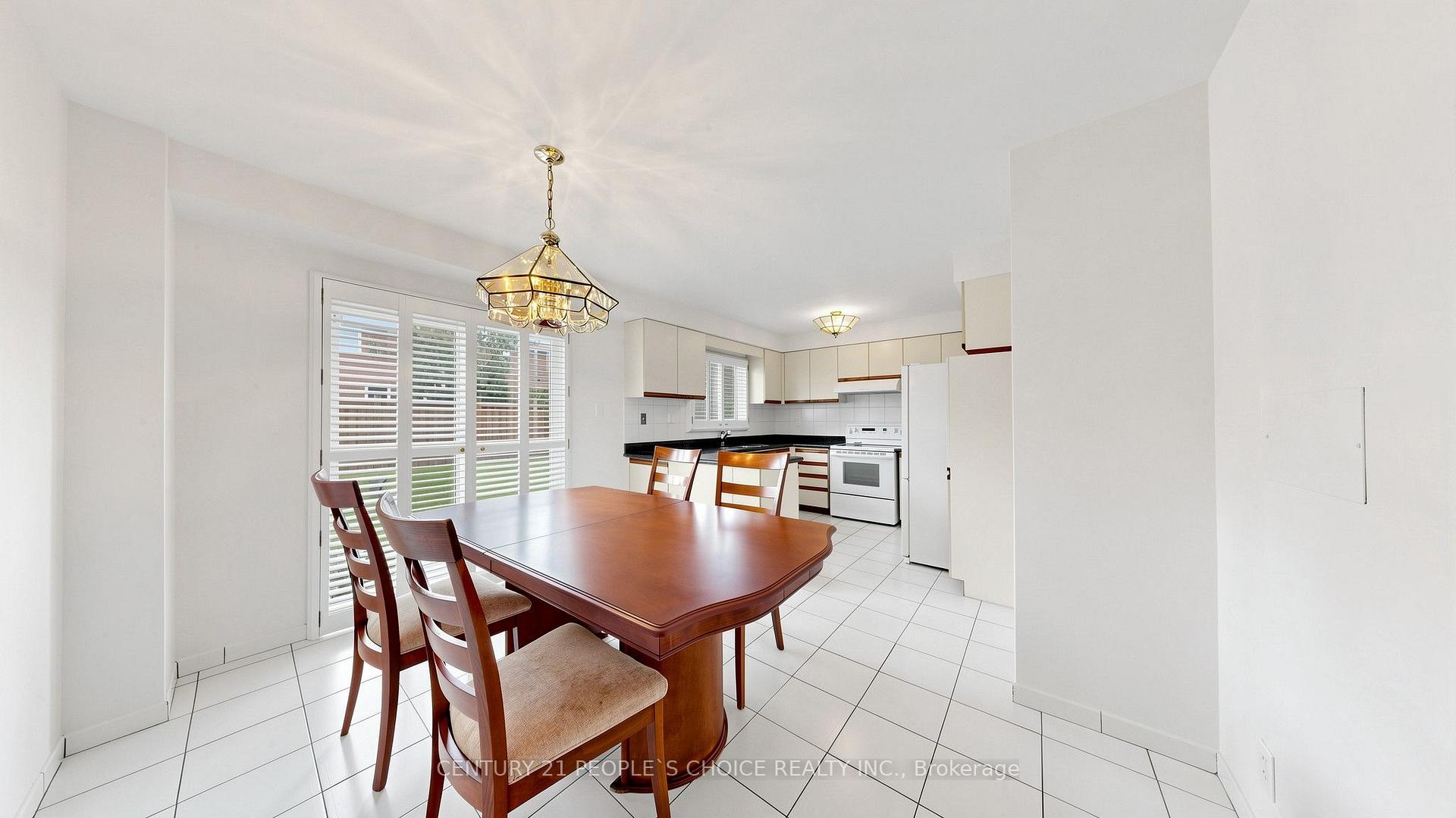 Photo 10 of 82 Embassy Drive, Vaughan, East Woodbridge — HOMEH