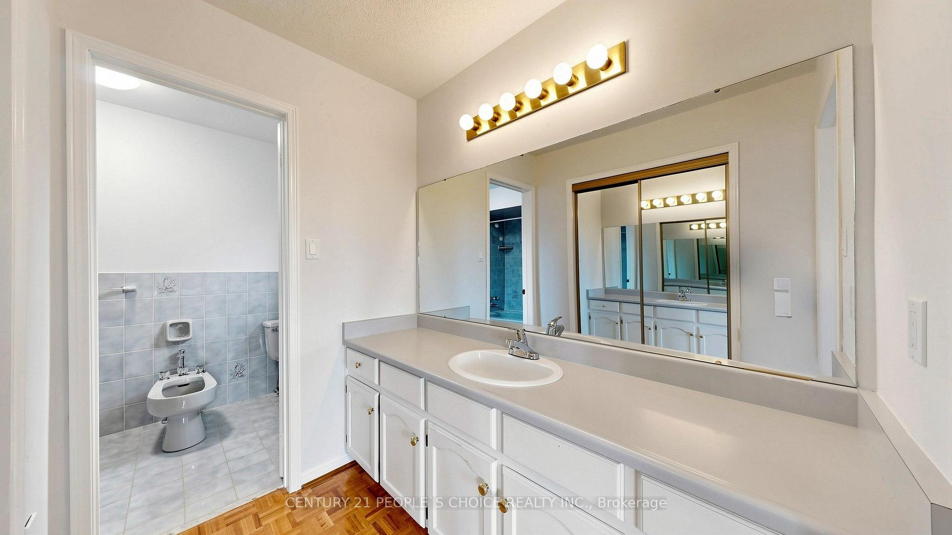 Photo 15 of 82 Embassy Drive, Vaughan, East Woodbridge — HOMEH
