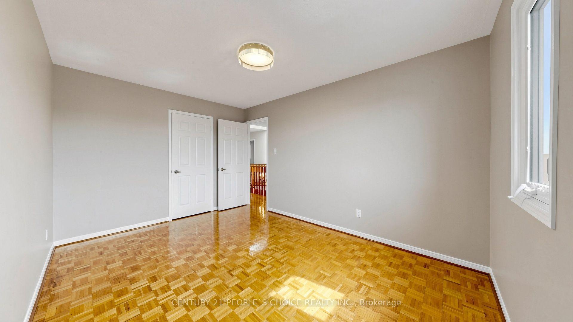 Photo 18 of 82 Embassy Drive, Vaughan, East Woodbridge — HOMEH