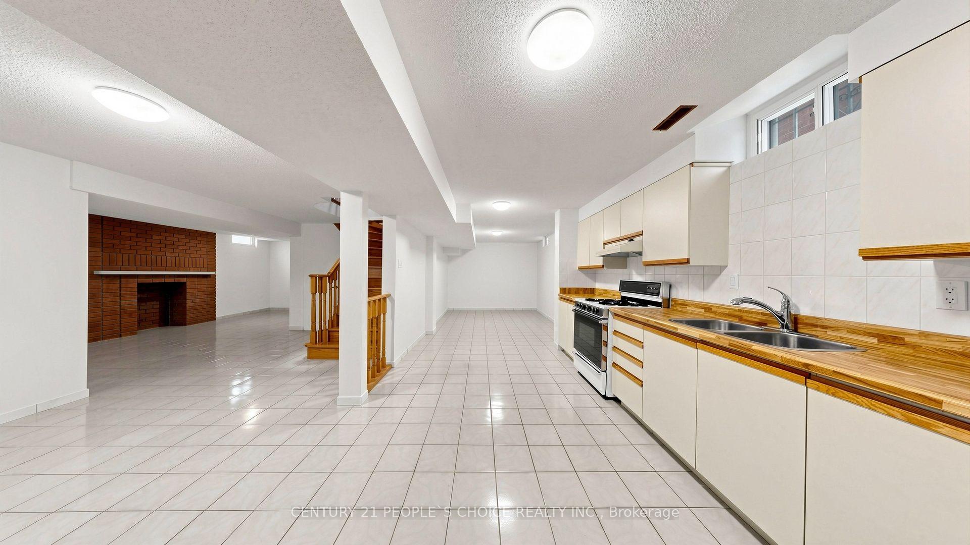 Photo 22 of 82 Embassy Drive, Vaughan, East Woodbridge — HOMEH
