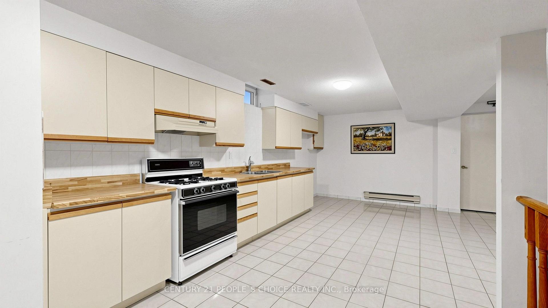 Photo 23 of 82 Embassy Drive, Vaughan, East Woodbridge — HOMEH