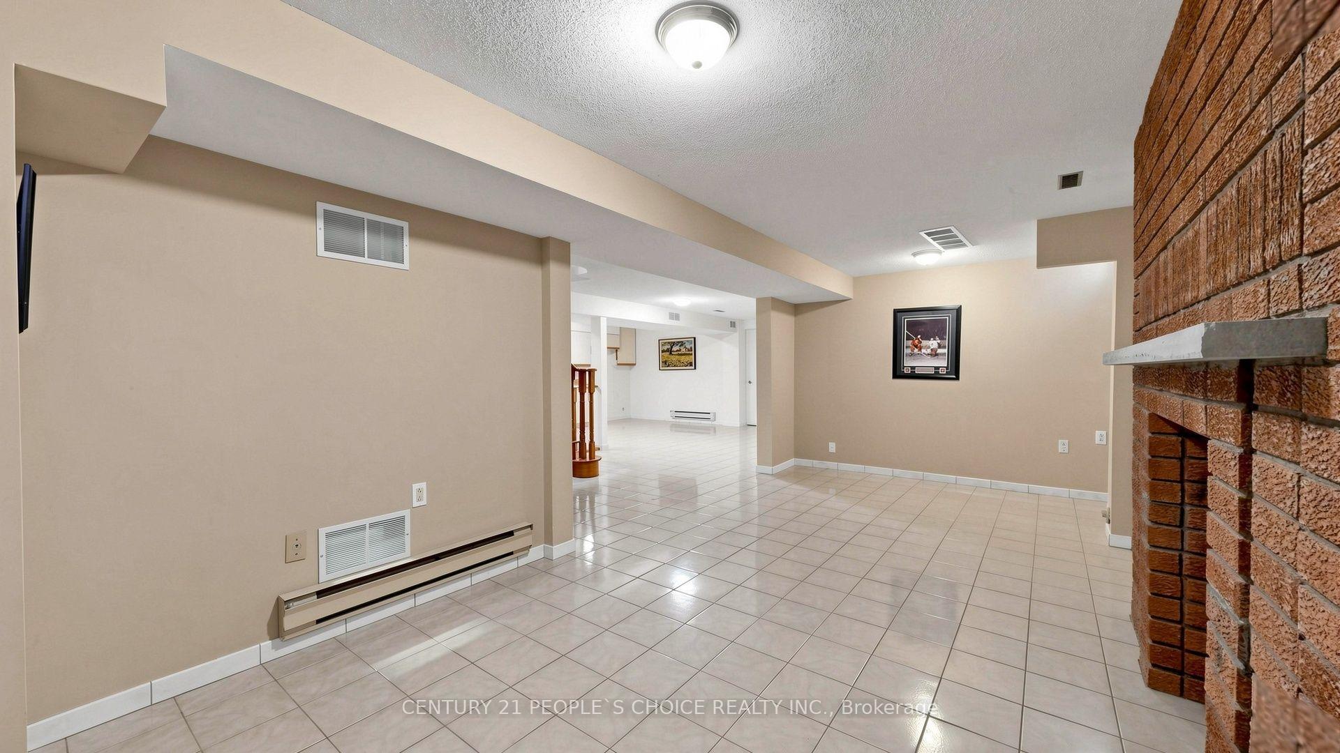 Photo 25 of 82 Embassy Drive, Vaughan, East Woodbridge — HOMEH