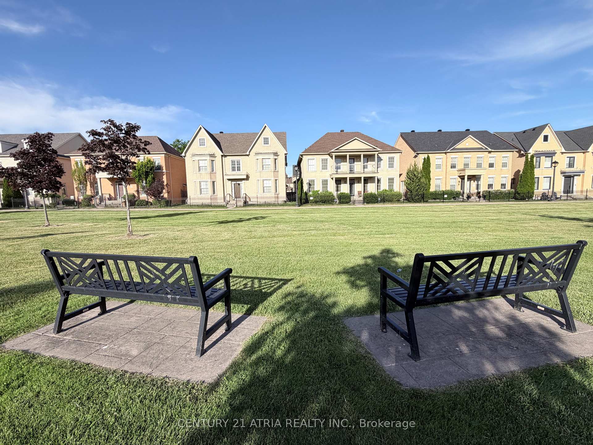 Photo 5 of 6 Crescent Park Lane, Markham, Cathedraltown — HOMEH