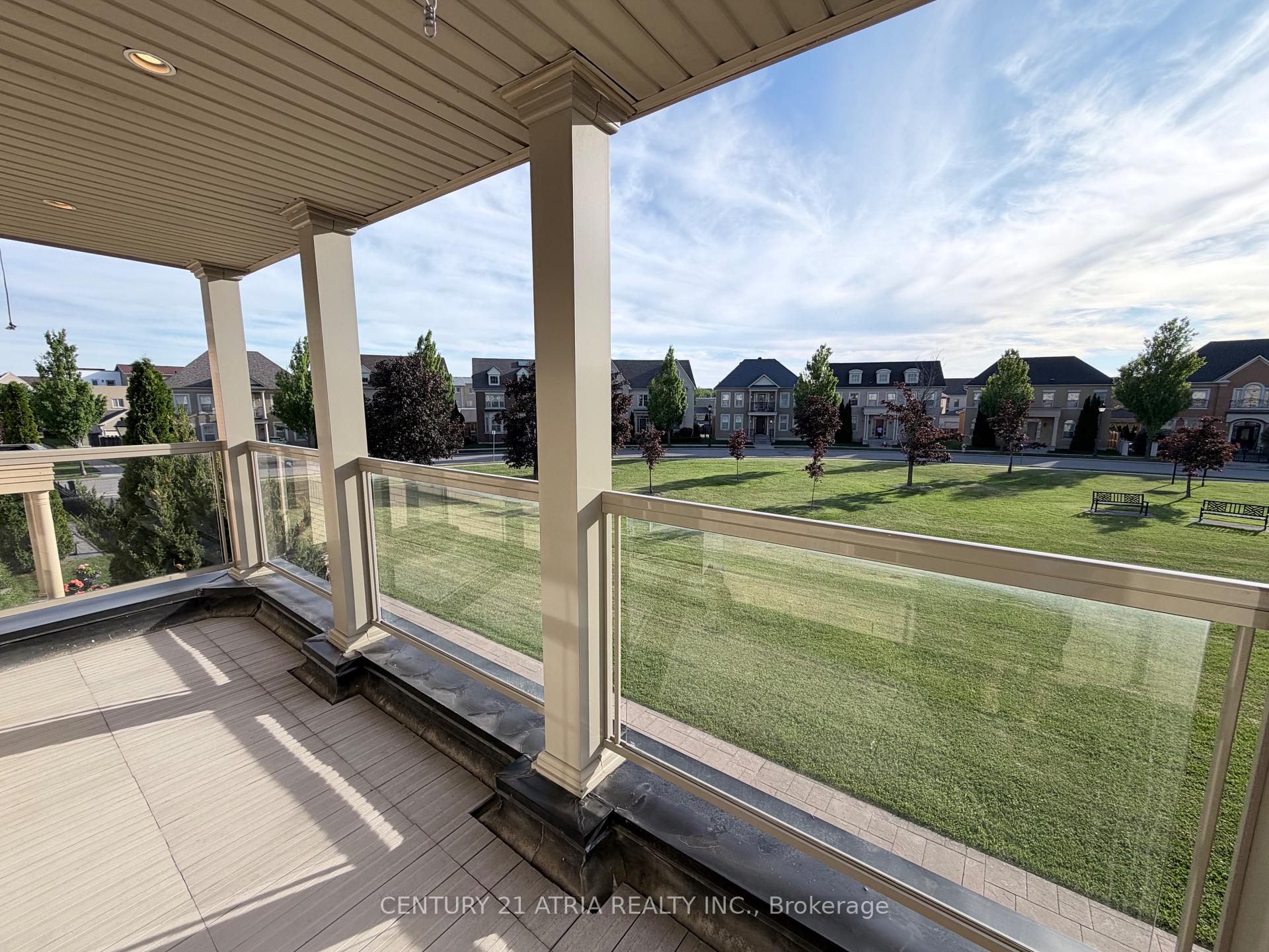 Photo 8 of 6 Crescent Park Lane, Markham, Cathedraltown — HOMEH