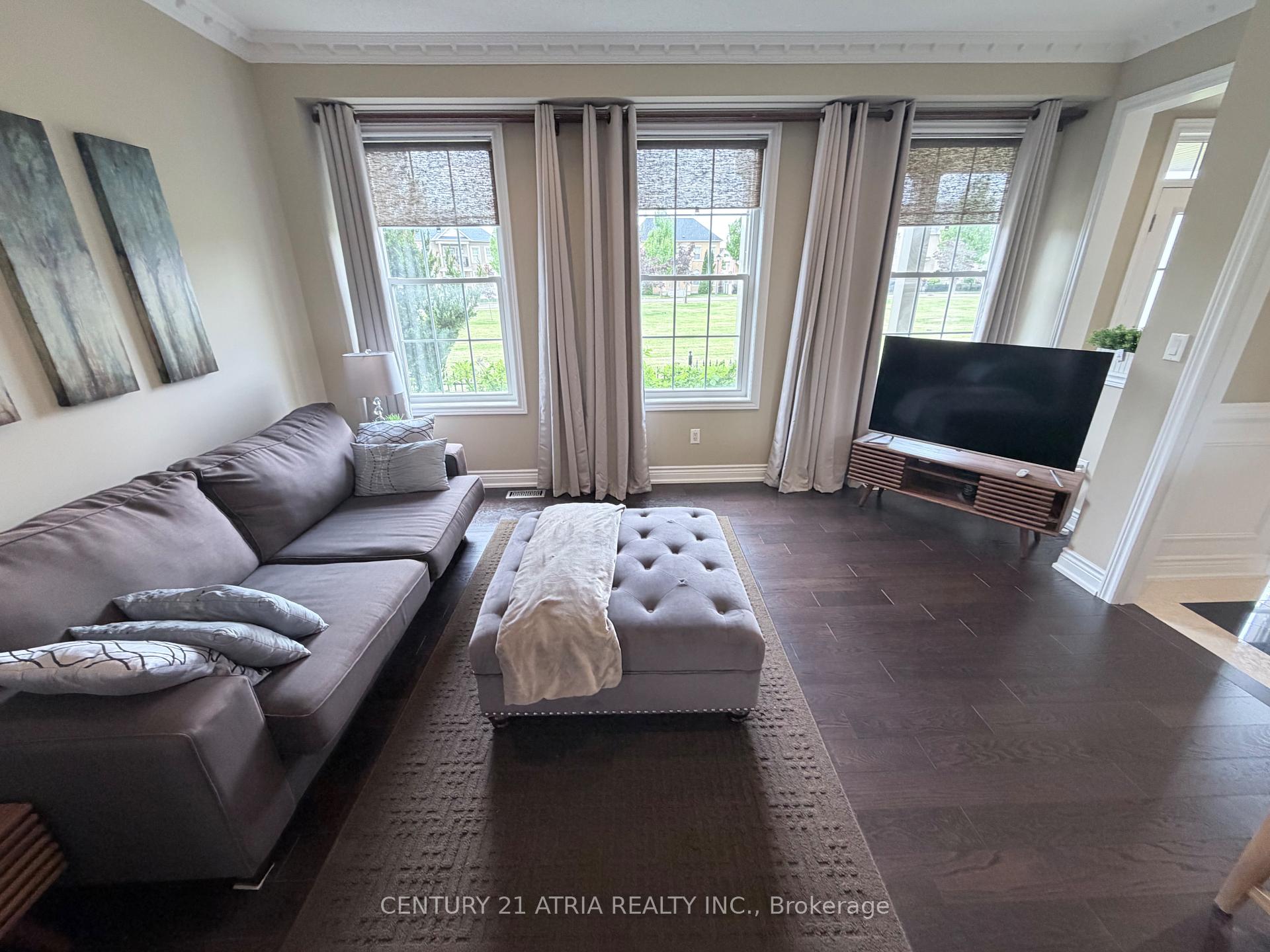 Photo 10 of 6 Crescent Park Lane, Markham, Cathedraltown — HOMEH