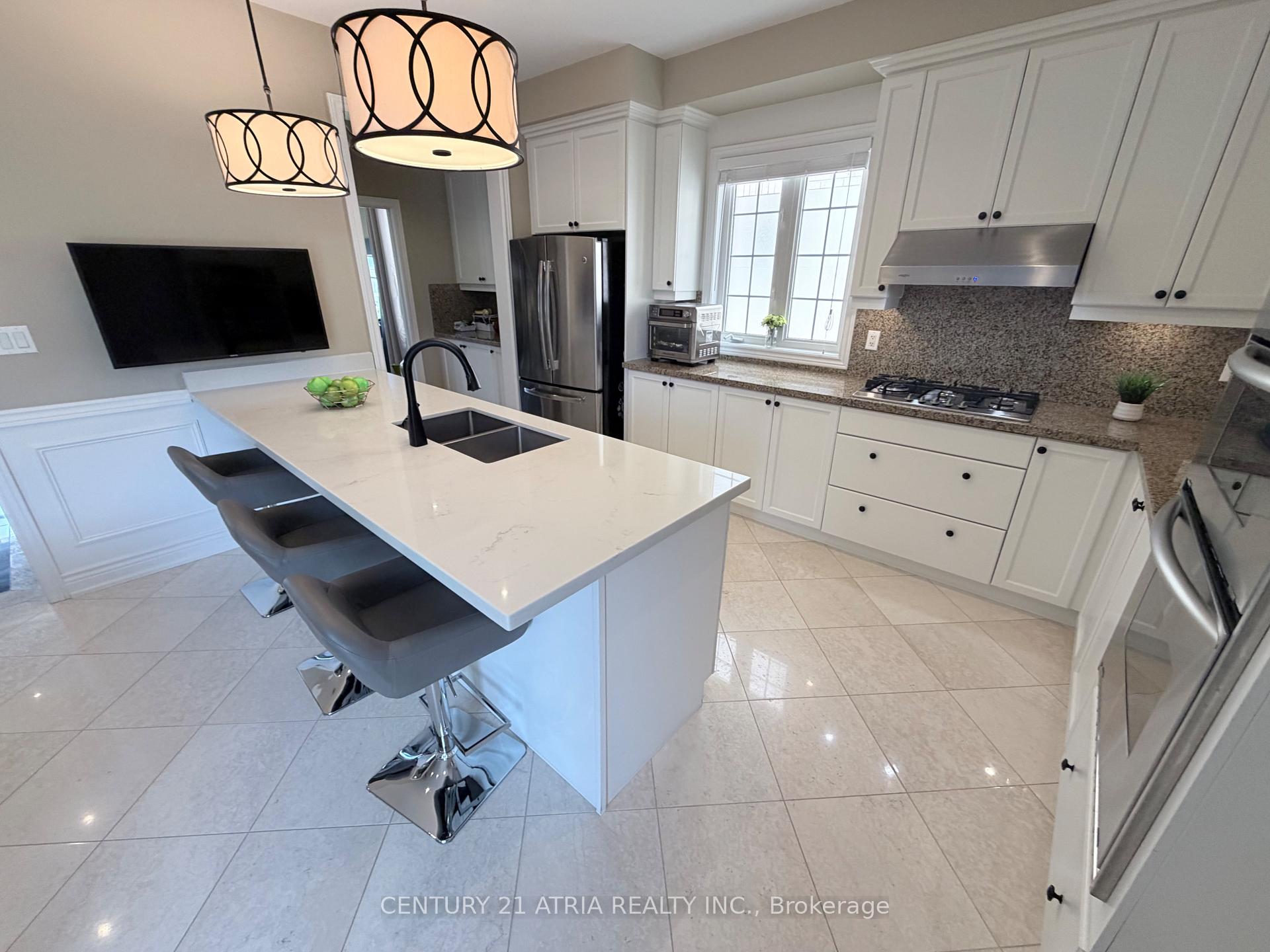 Photo 17 of 6 Crescent Park Lane, Markham, Cathedraltown — HOMEH