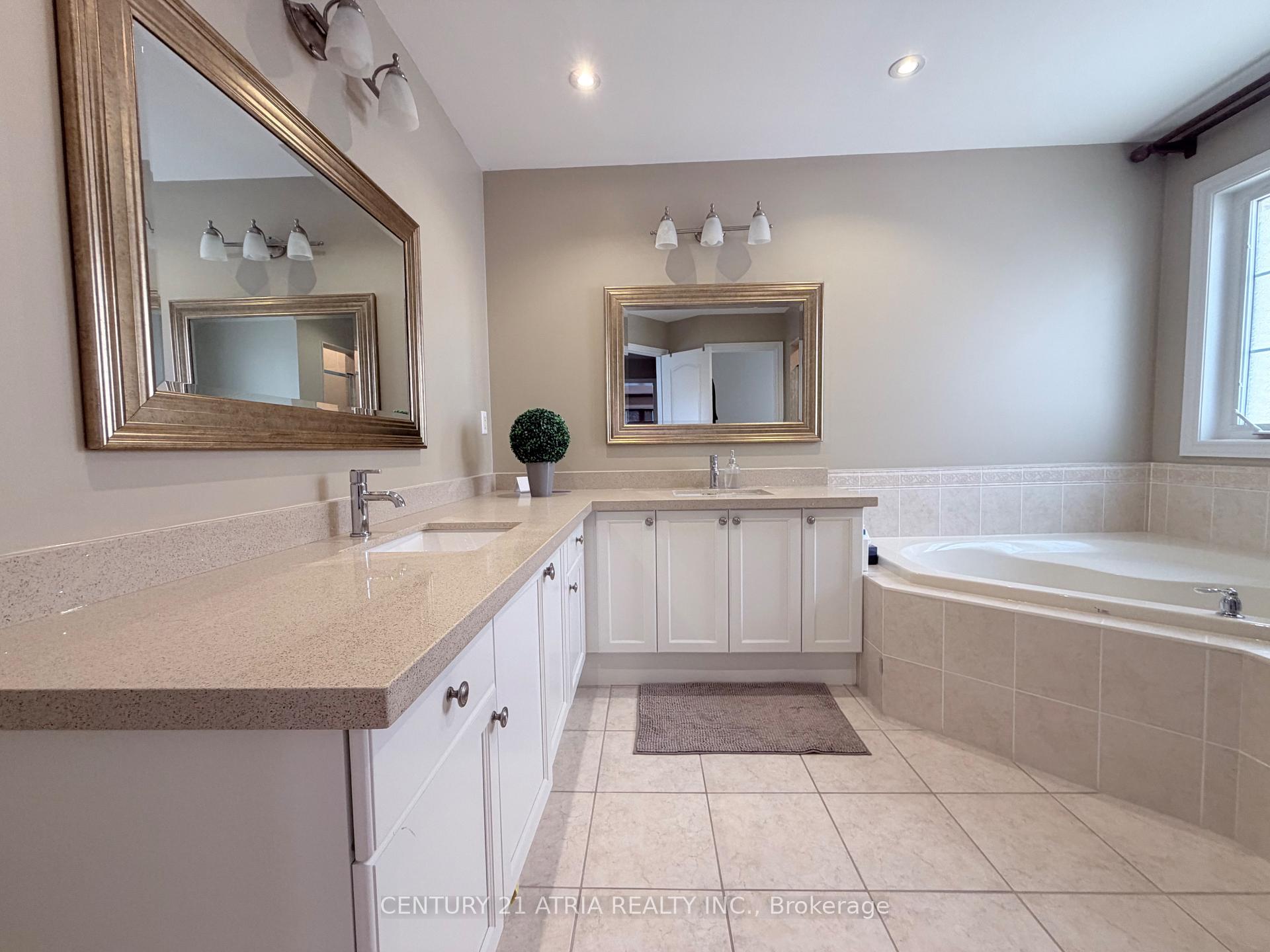 Photo 30 of 6 Crescent Park Lane, Markham, Cathedraltown — HOMEH