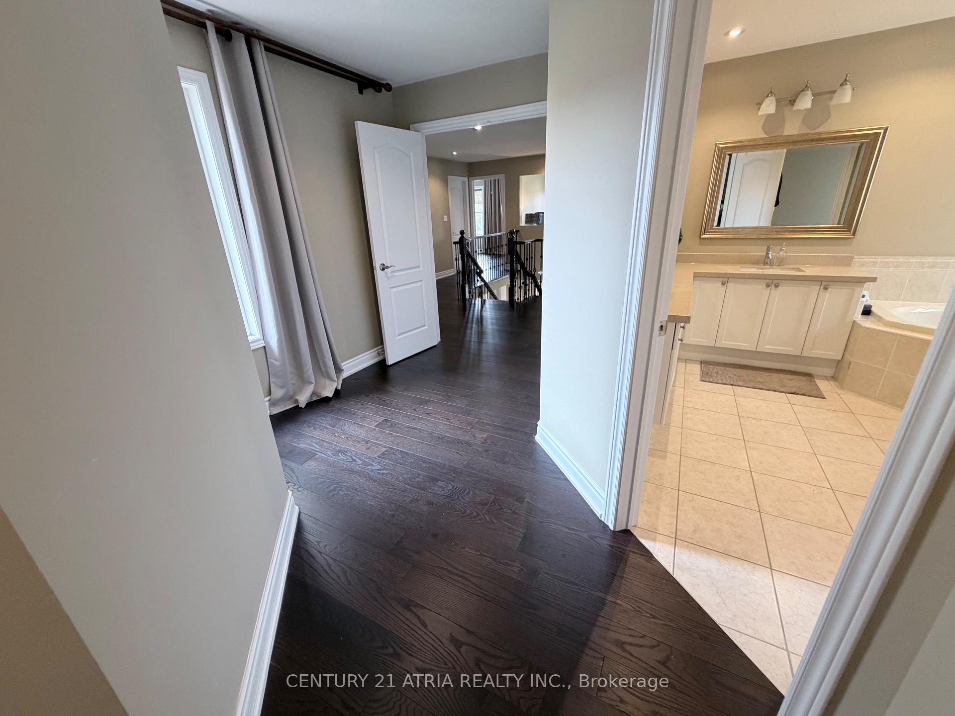Photo 34 of 6 Crescent Park Lane, Markham, Cathedraltown — HOMEH