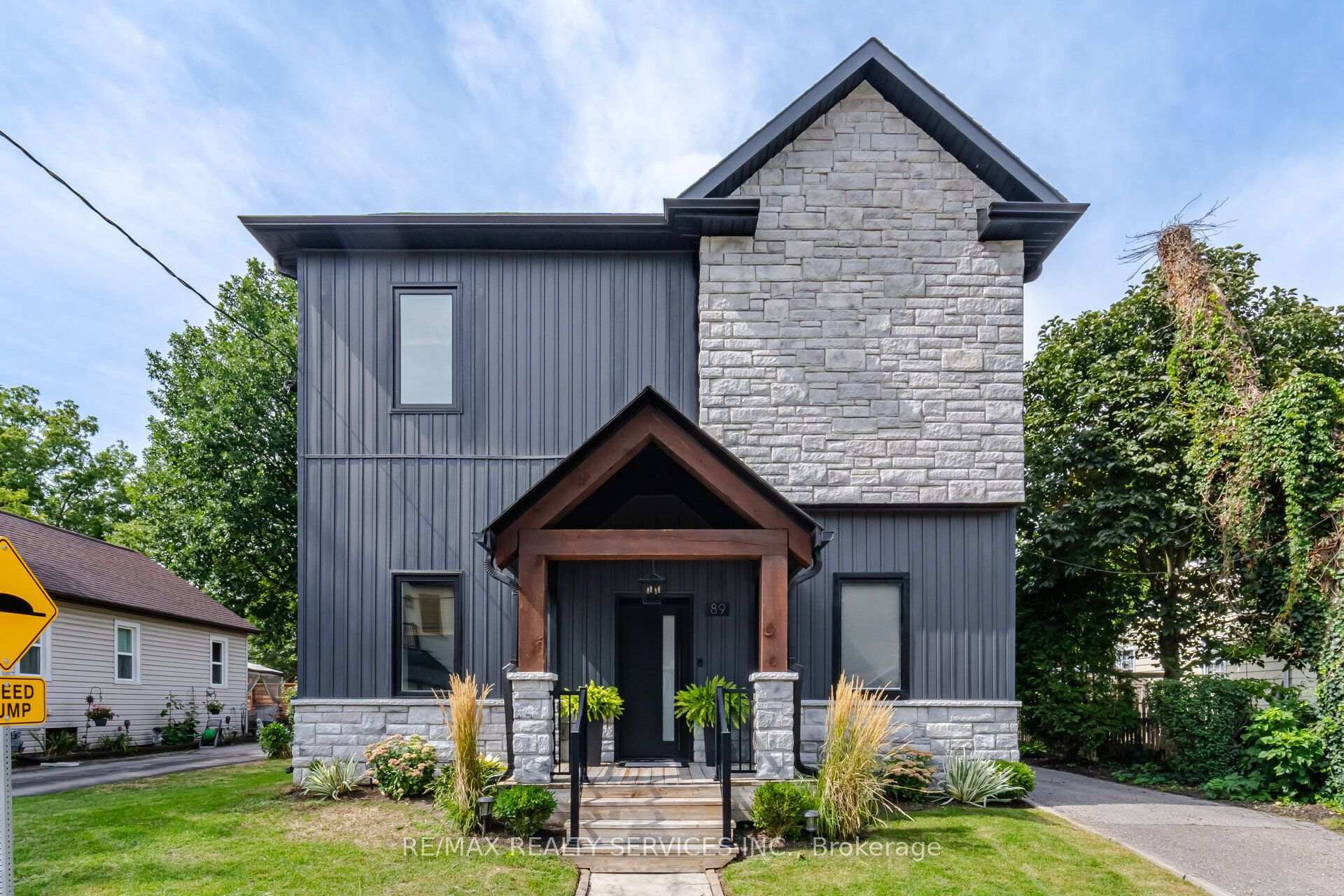 Photo 2 of 89 Willow Street, Caledon, Bolton East — HOMEH