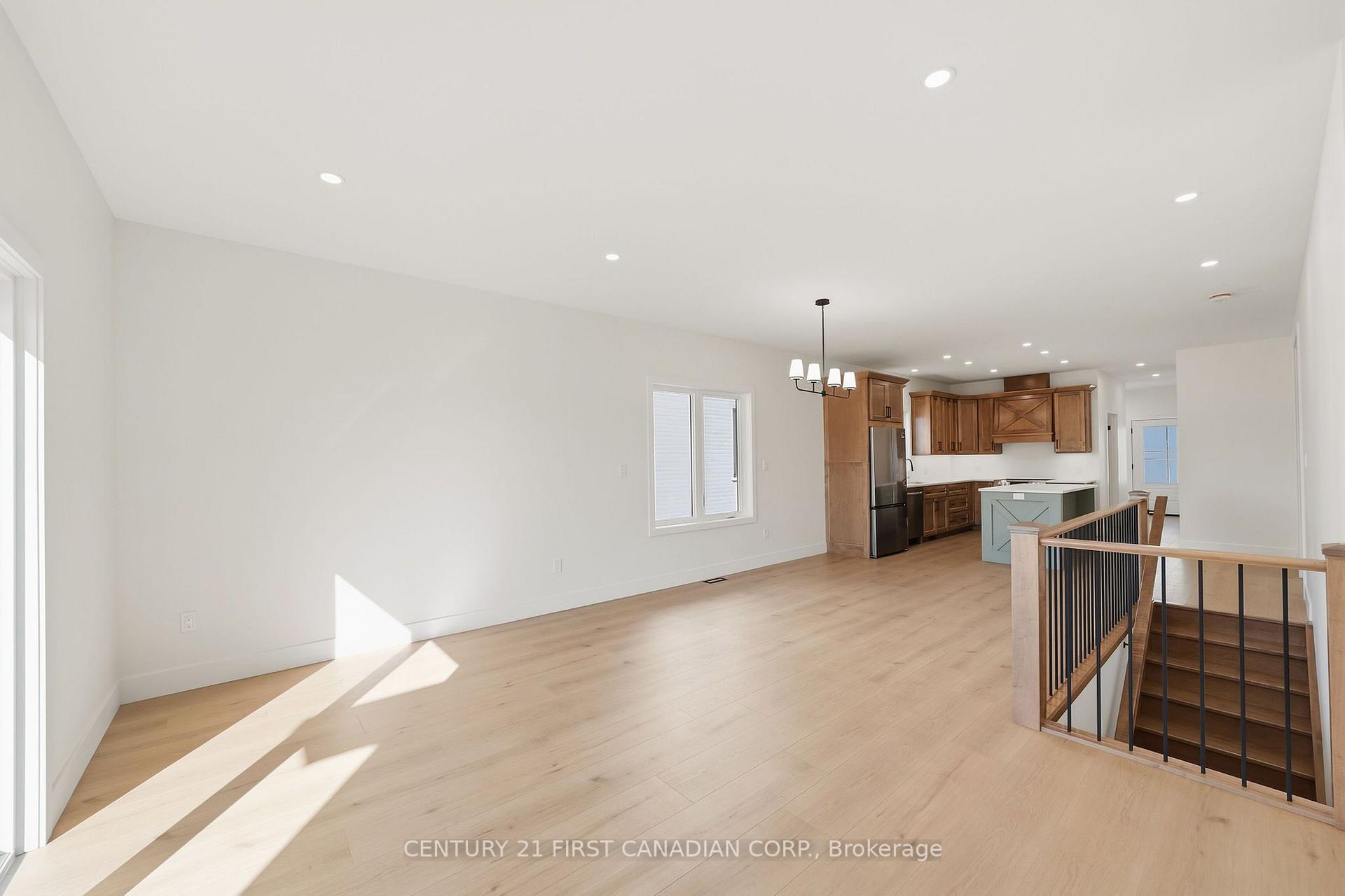 Photo 15 of 123 Addison Avenue, Lucan Biddulph, Lucan — HOMEH