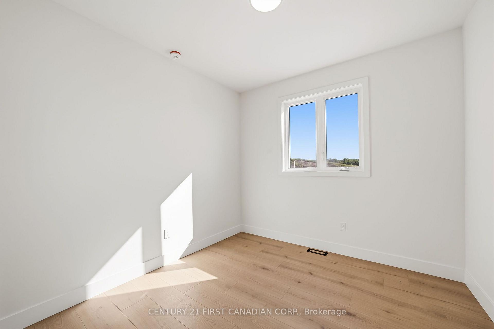 Photo 20 of 123 Addison Avenue, Lucan Biddulph, Lucan — HOMEH