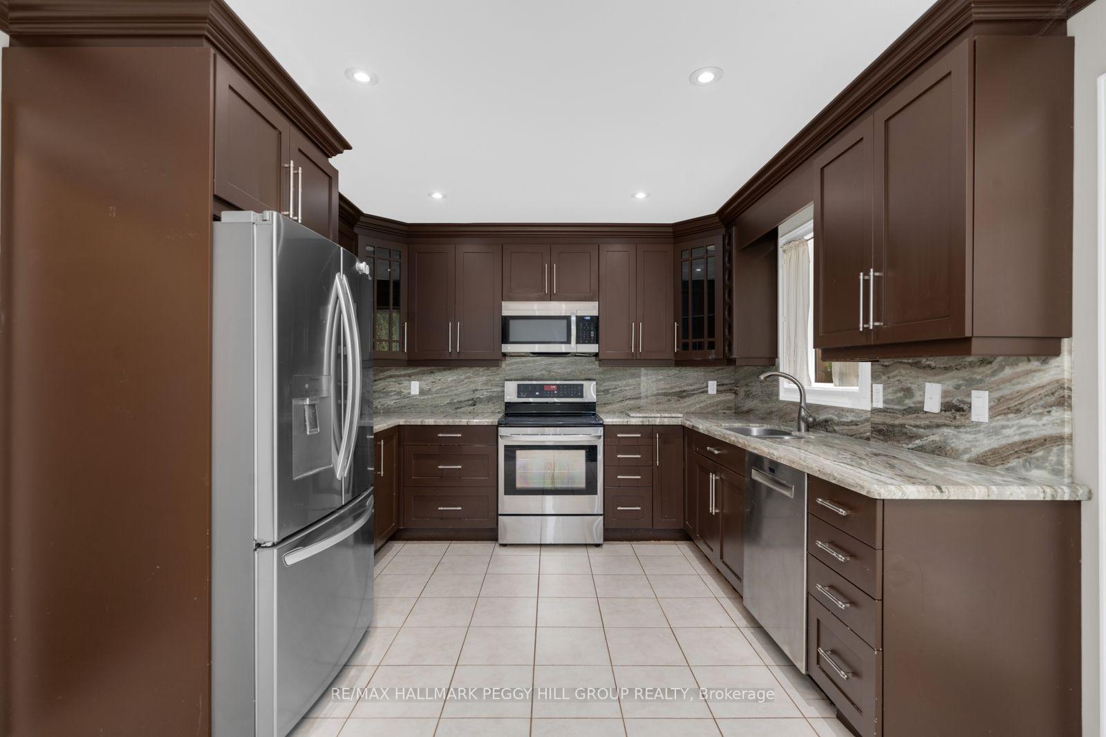Photo 2 of 2 Brown Wood Drive, Barrie, Little Lake — HOMEH