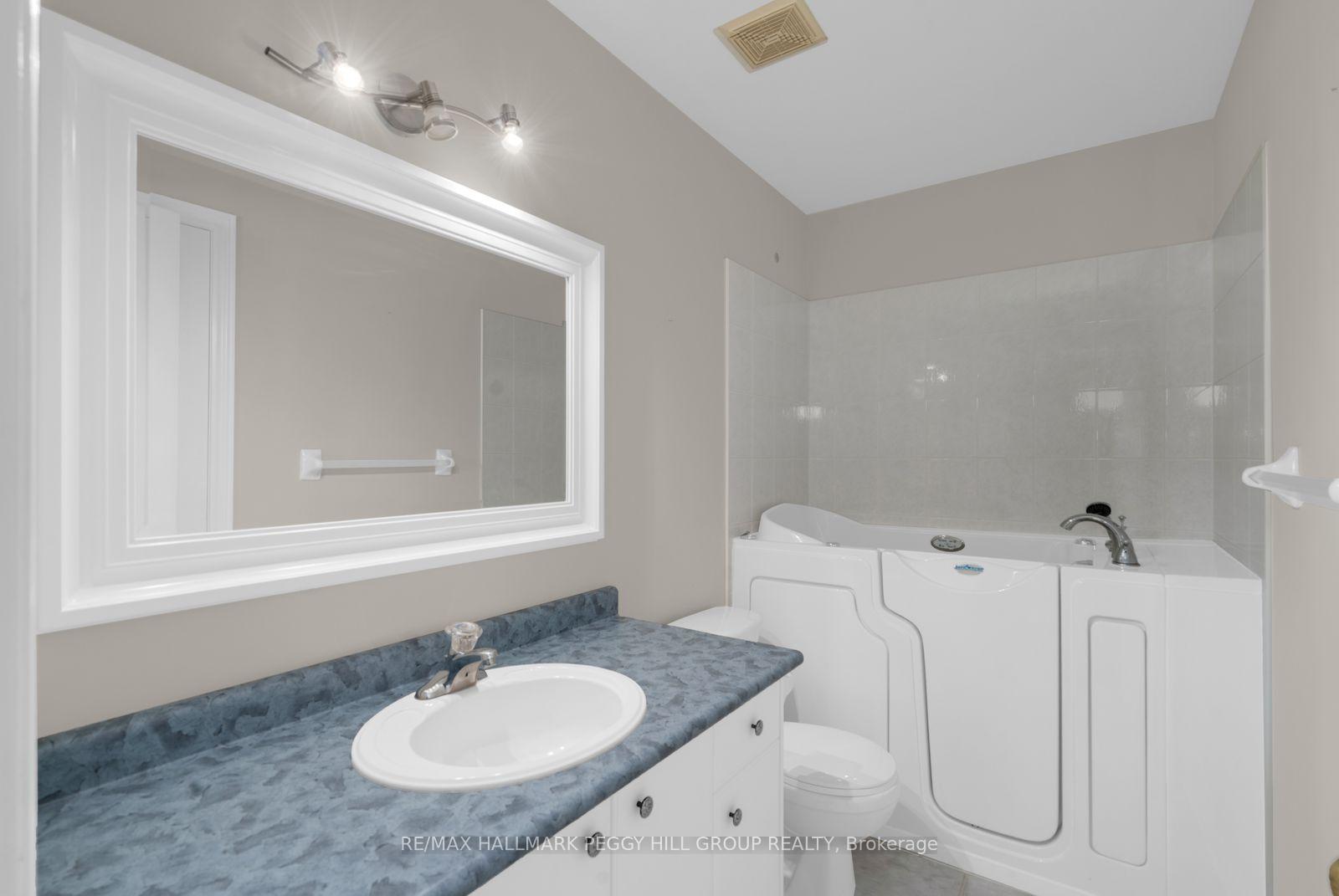 Photo 9 of 2 Brown Wood Drive, Barrie, Little Lake — HOMEH