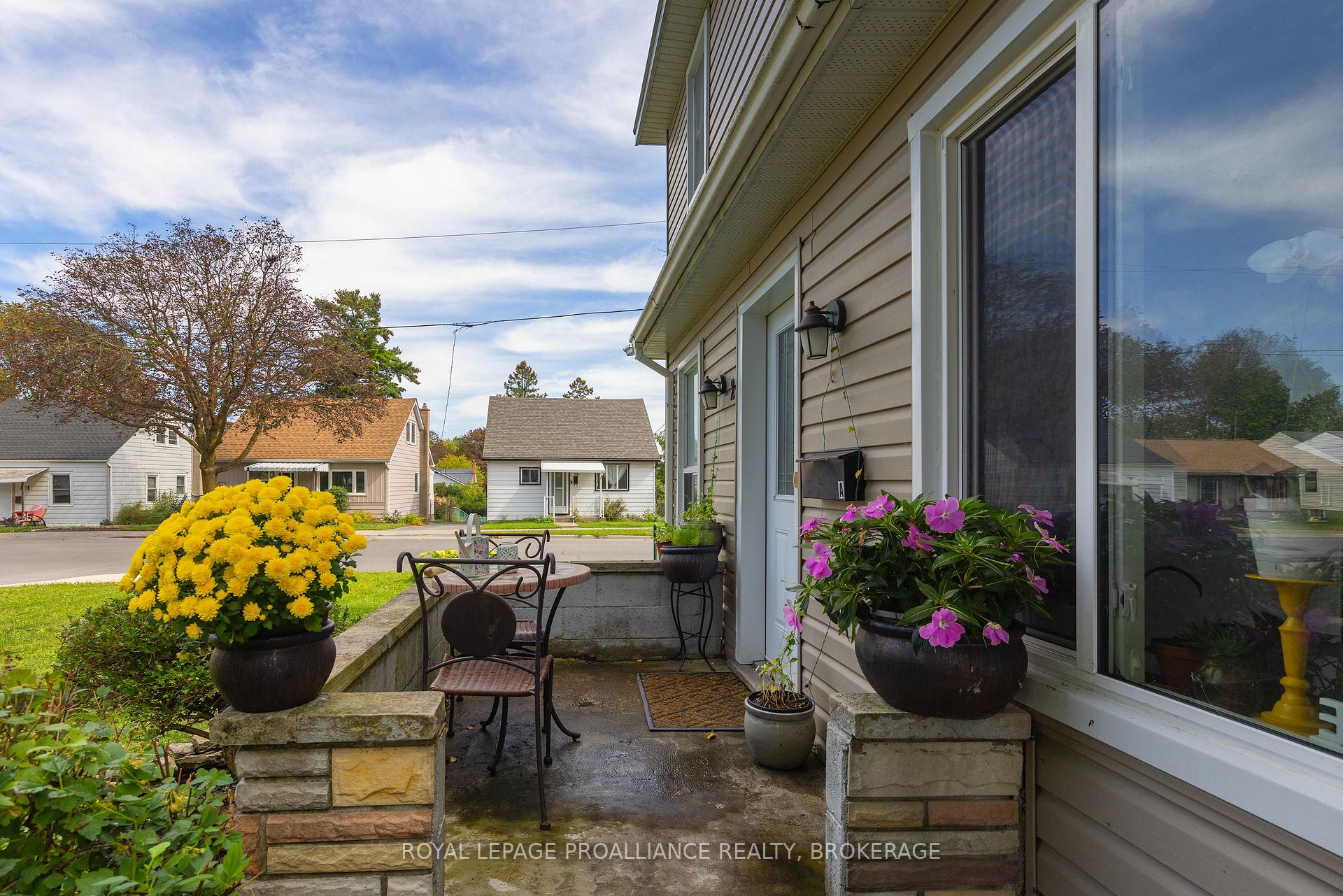 Photo 5 of 2 Dunkirk Avenue, Kingston, East of Sir John A. Blvd — HOMEH