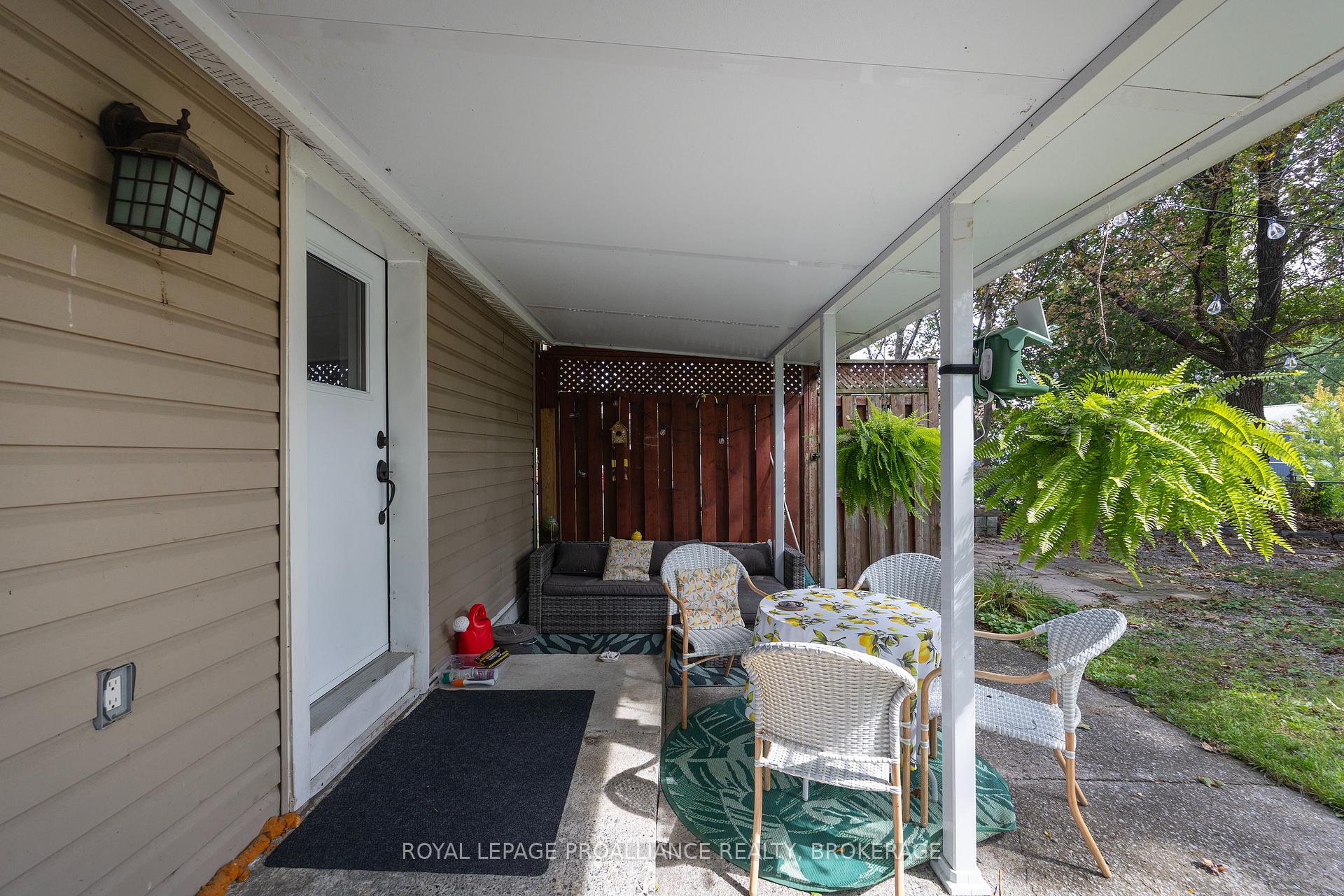 Photo 23 of 2 Dunkirk Avenue, Kingston, East of Sir John A. Blvd — HOMEH