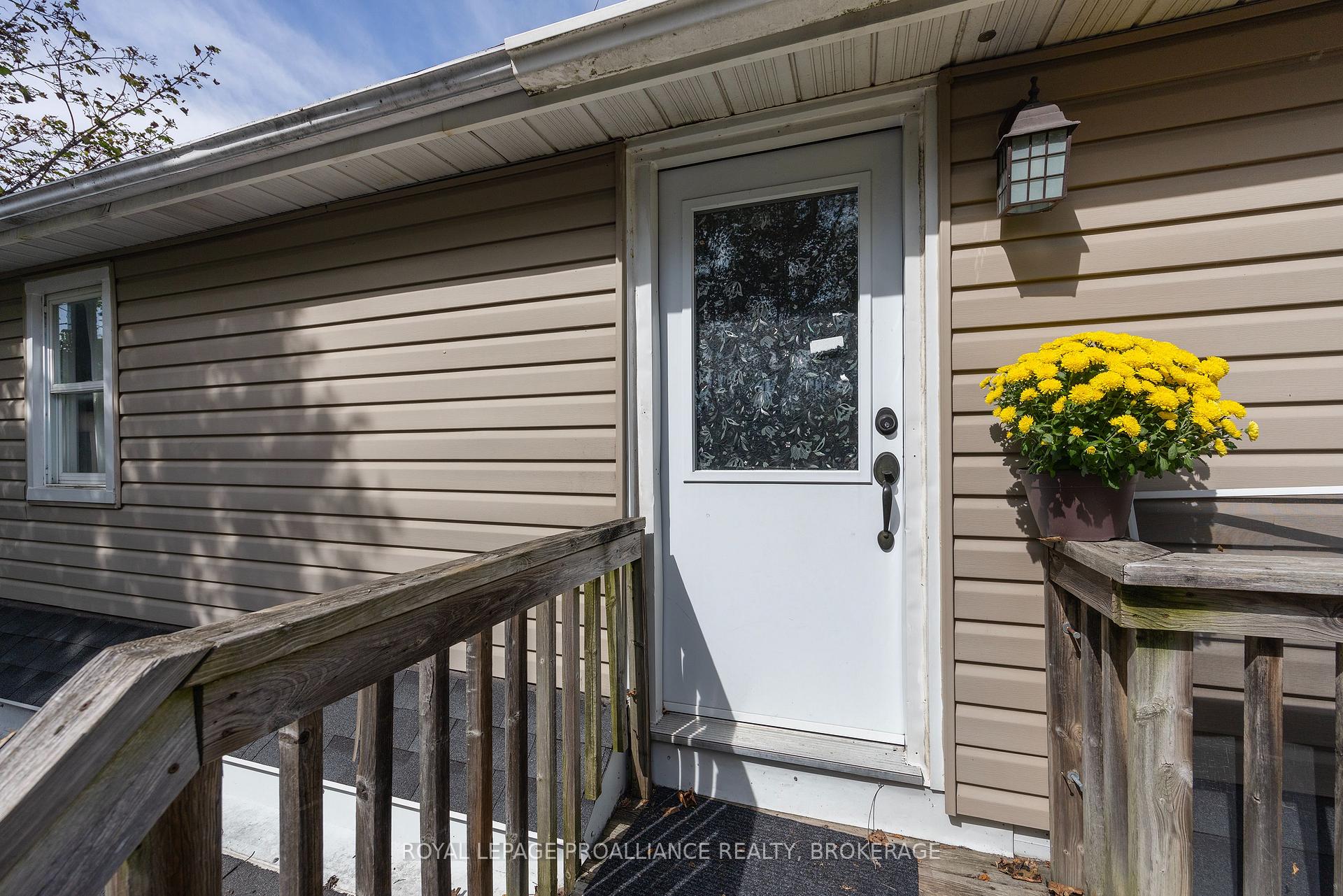 Photo 33 of 2 Dunkirk Avenue, Kingston, East of Sir John A. Blvd — HOMEH