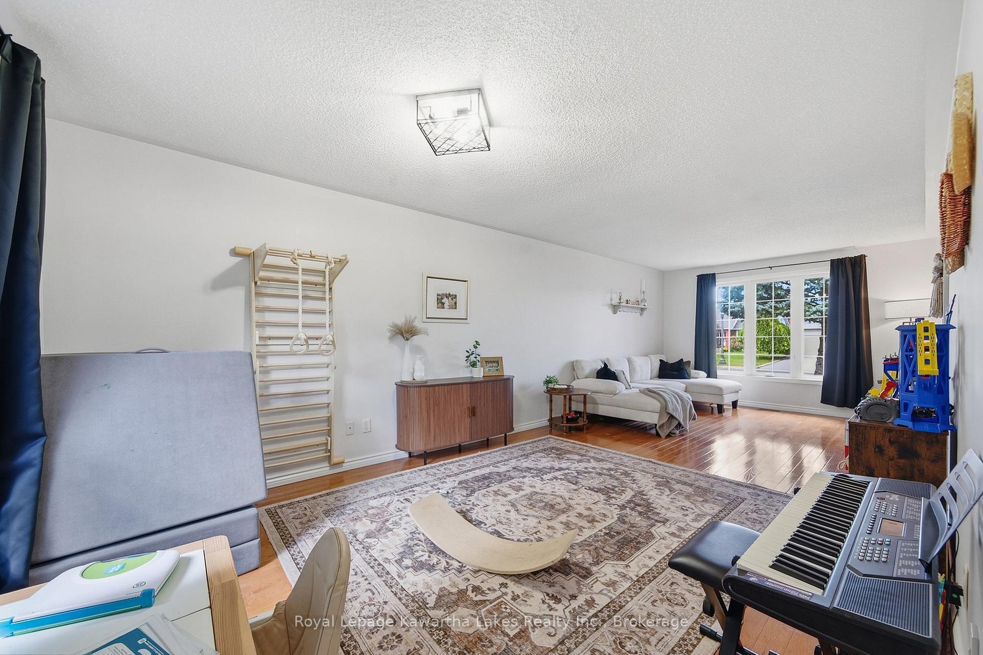 Photo 16 of 1220 Wildlark Drive, Peterborough, Monaghan Ward 2 — HOMEH