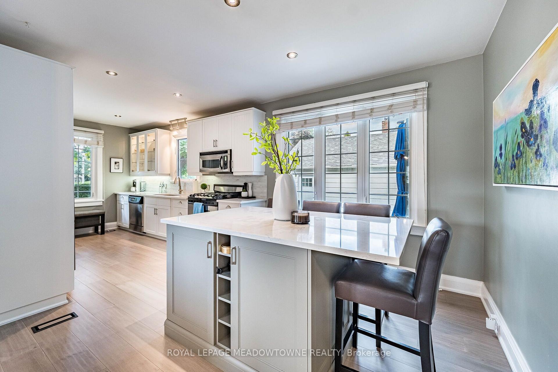 Photo 14 of 32 Craig Street, Brampton, Downtown Brampton — HOMEH