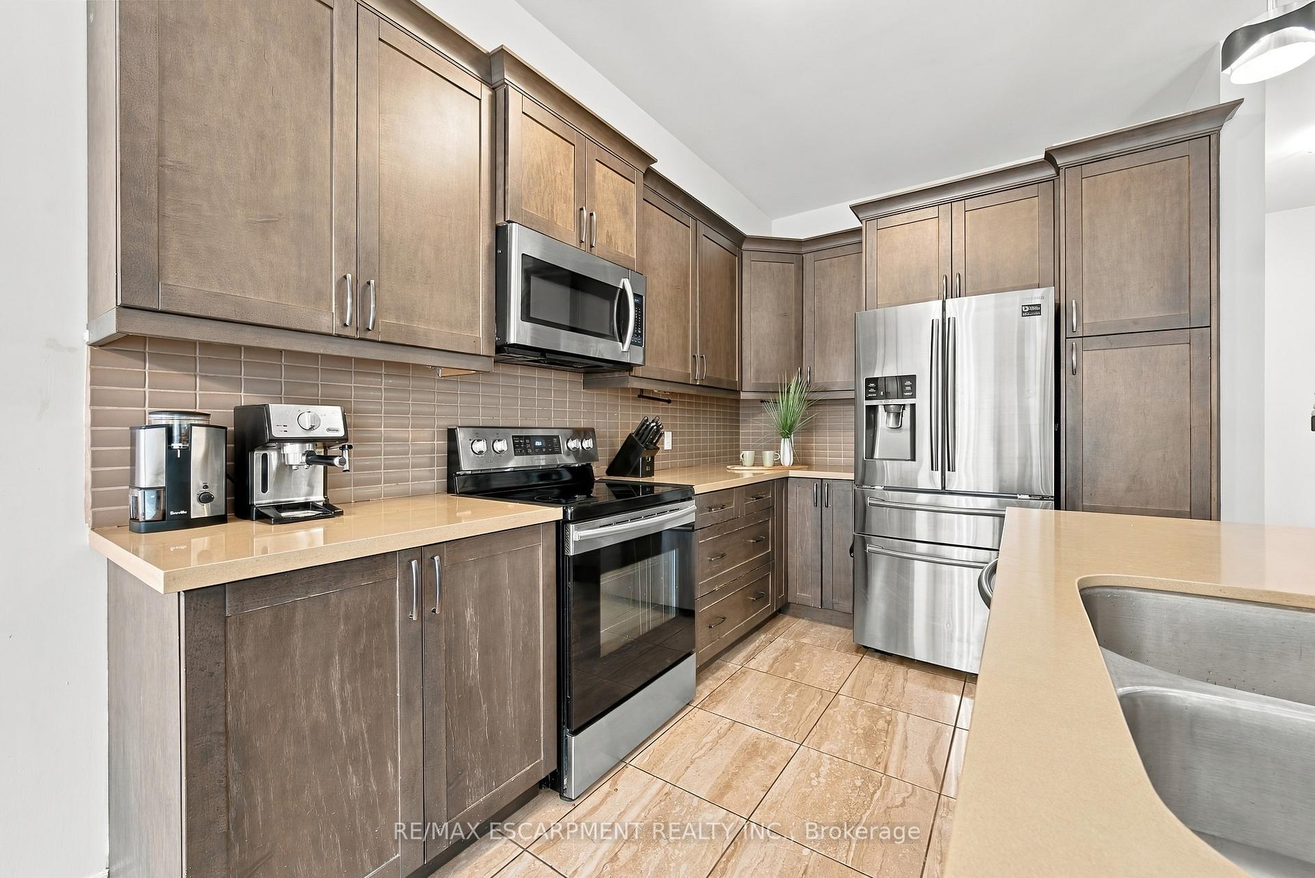 Photo 10 of 96 Springvalley Crescent, Hamilton, Gourley — HOMEH