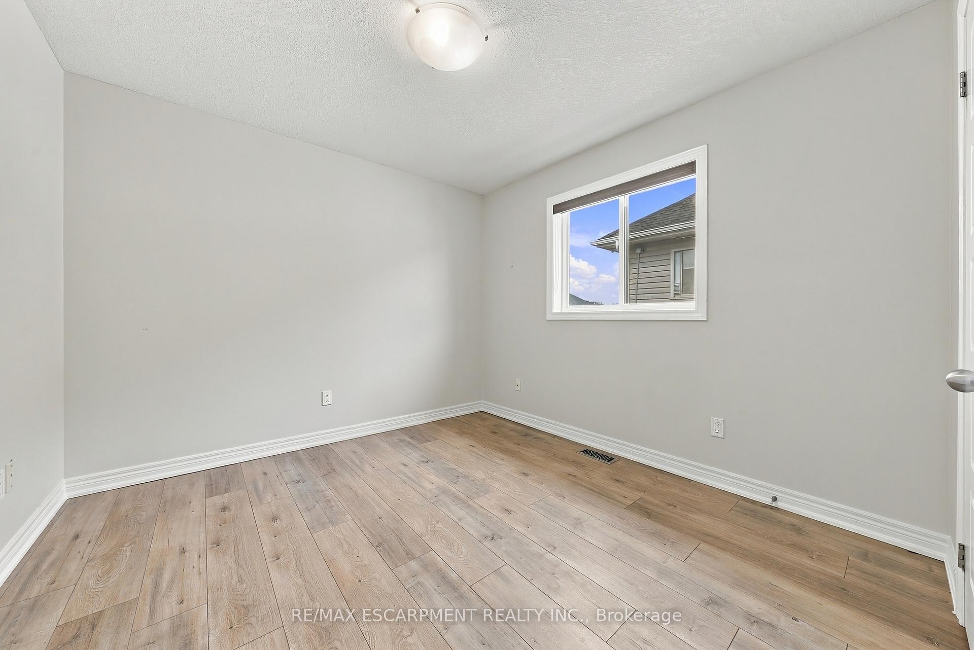 Photo 25 of 96 Springvalley Crescent, Hamilton, Gourley — HOMEH