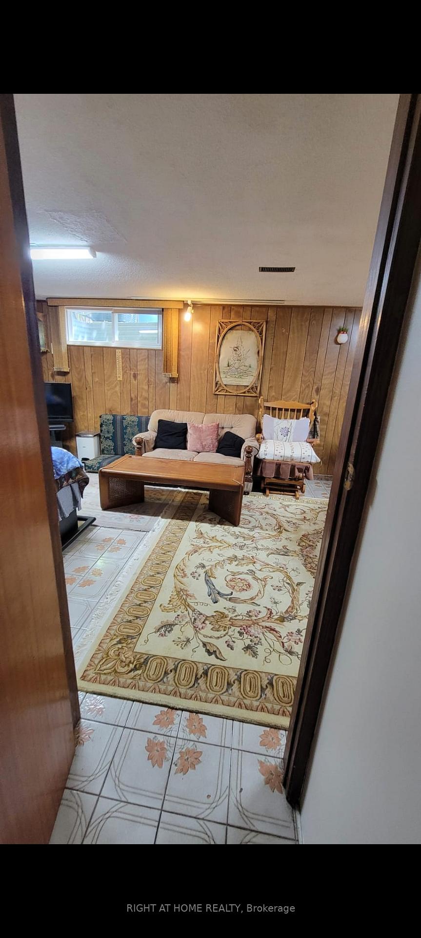 Photo 8 of 12 Fairglen Avenue, Scarborough, L'Amoreaux — HOMEH