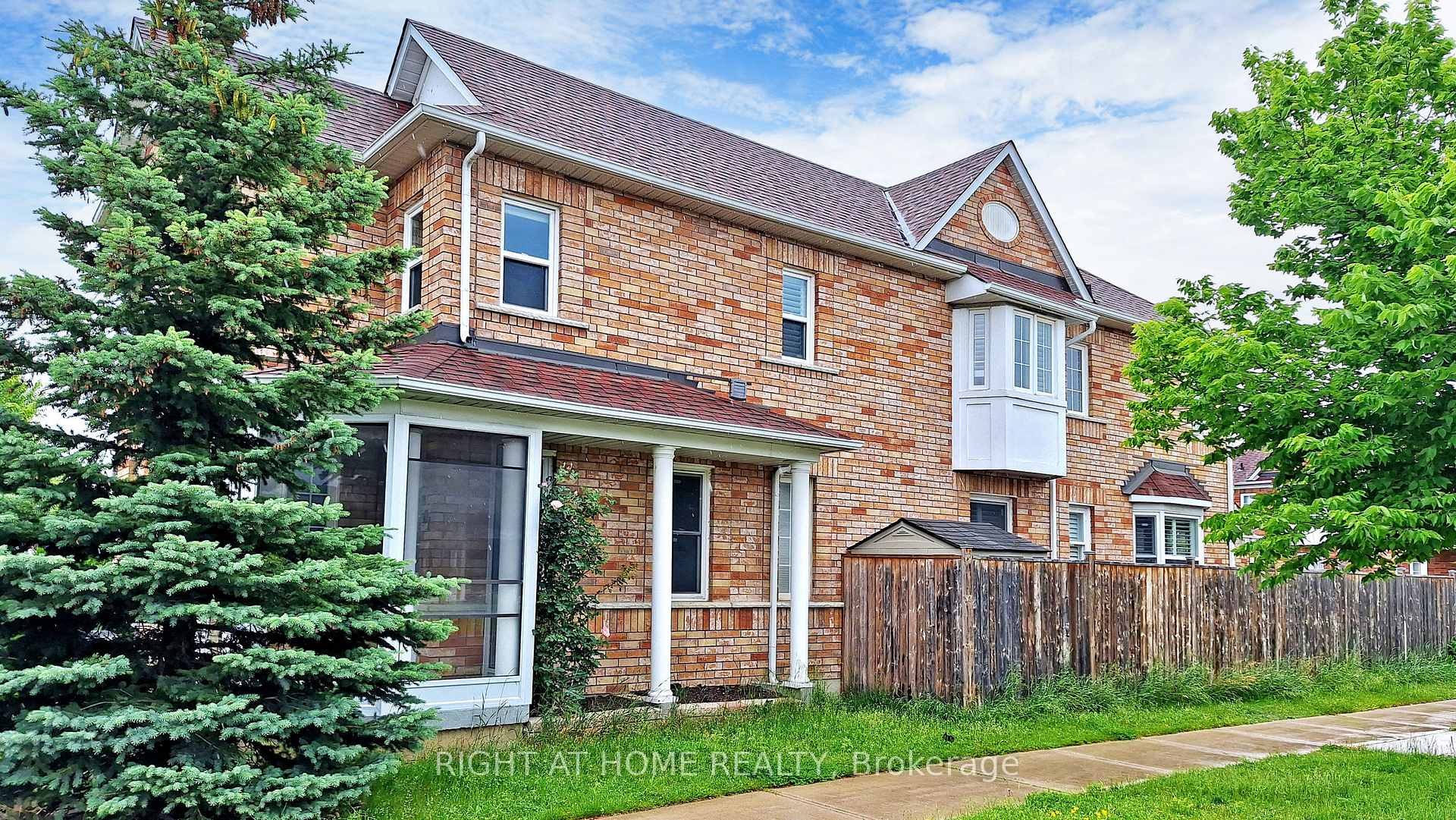 Photo 2 of 1 Ray Street, Markham, Village Green-South Unionville — HOMEH