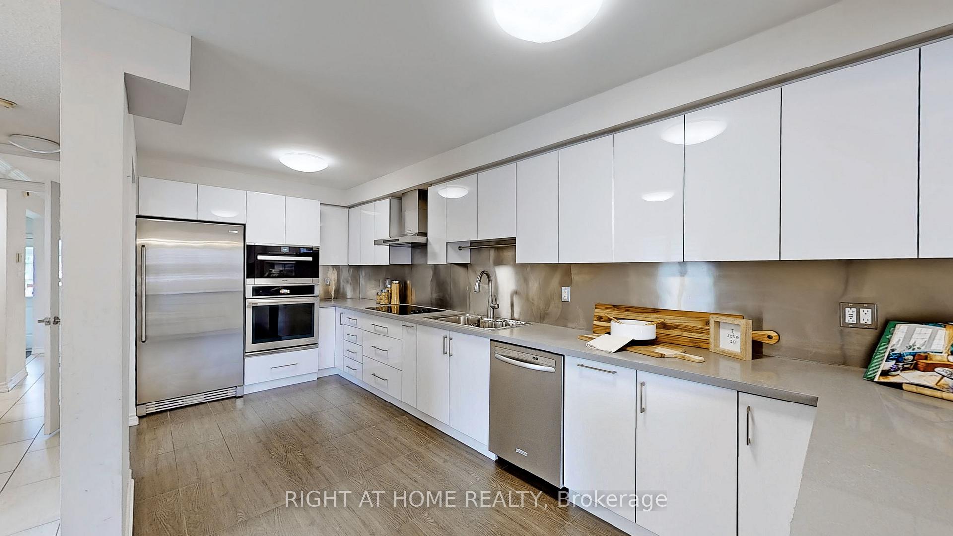 Photo 12 of 1 Ray Street, Markham, Village Green-South Unionville — HOMEH