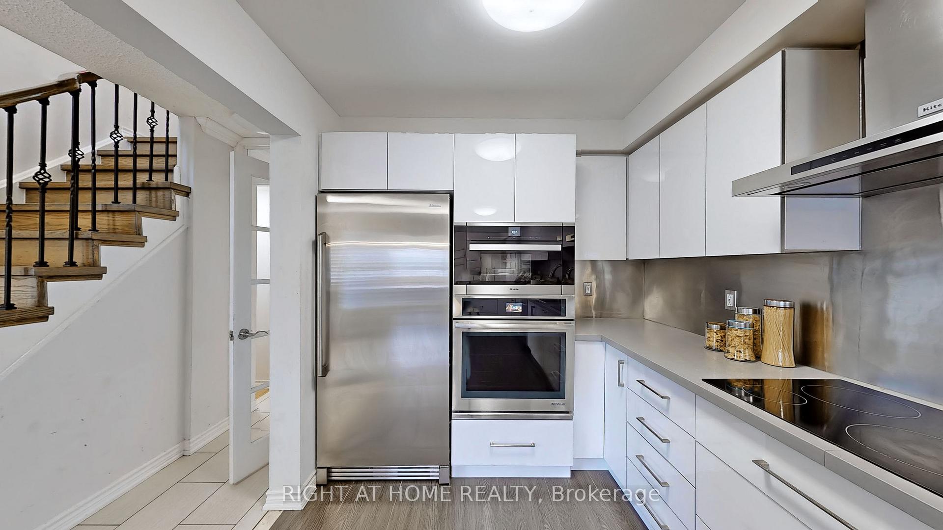 Photo 13 of 1 Ray Street, Markham, Village Green-South Unionville — HOMEH