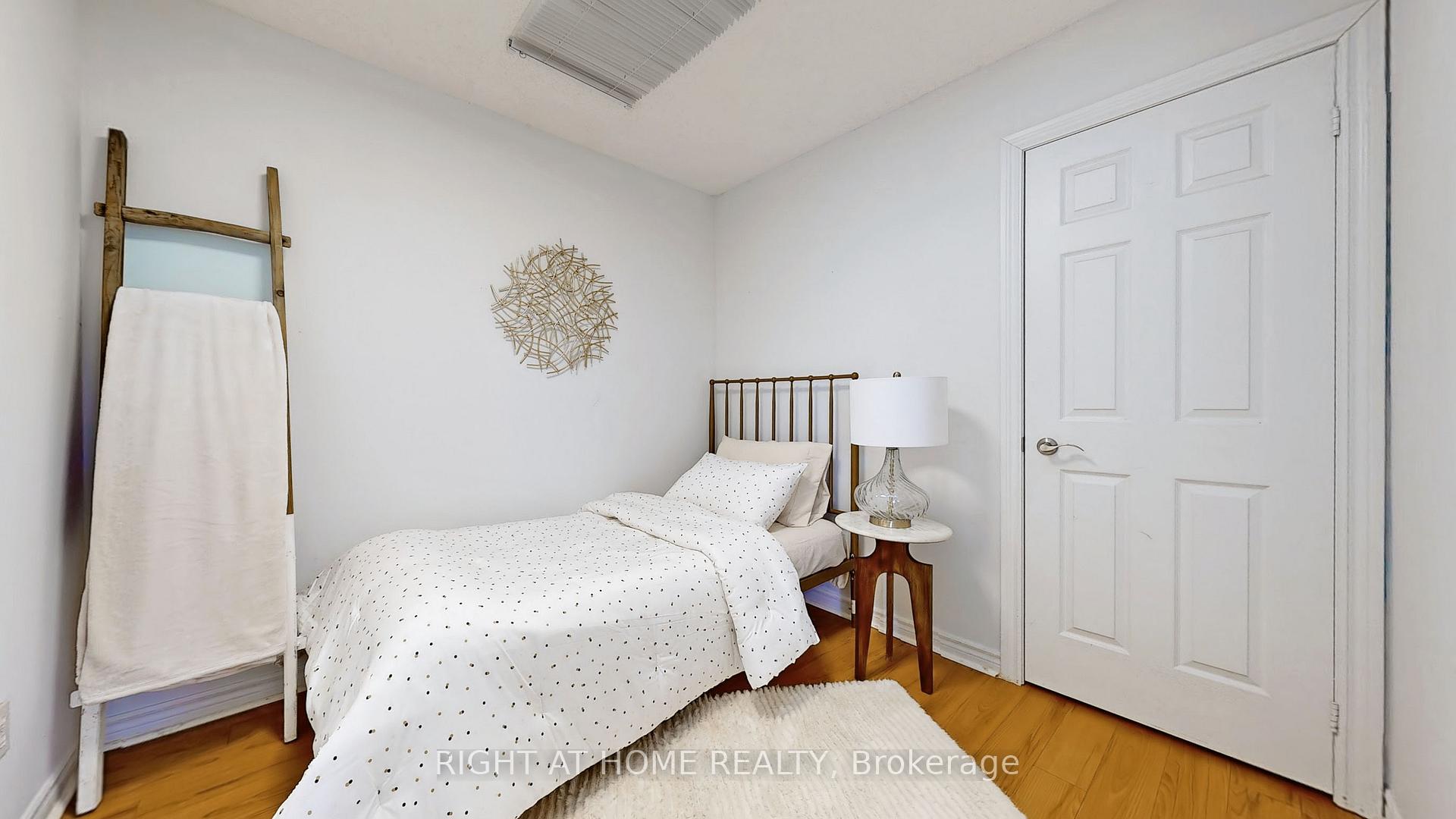 Photo 29 of 1 Ray Street, Markham, Village Green-South Unionville — HOMEH