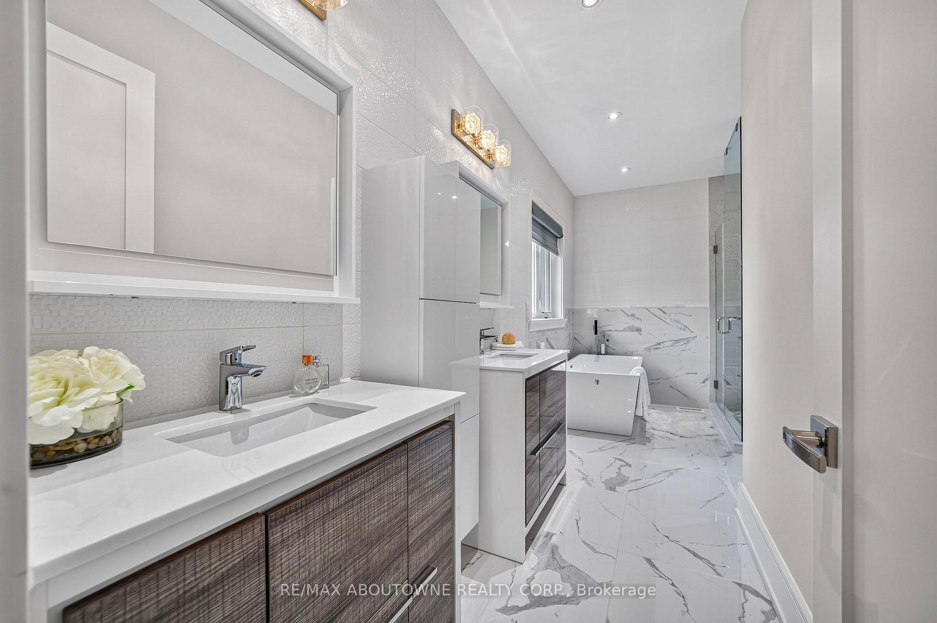 Photo 38 of 408 Seabourne Drive, Oakville, West — HOMEH