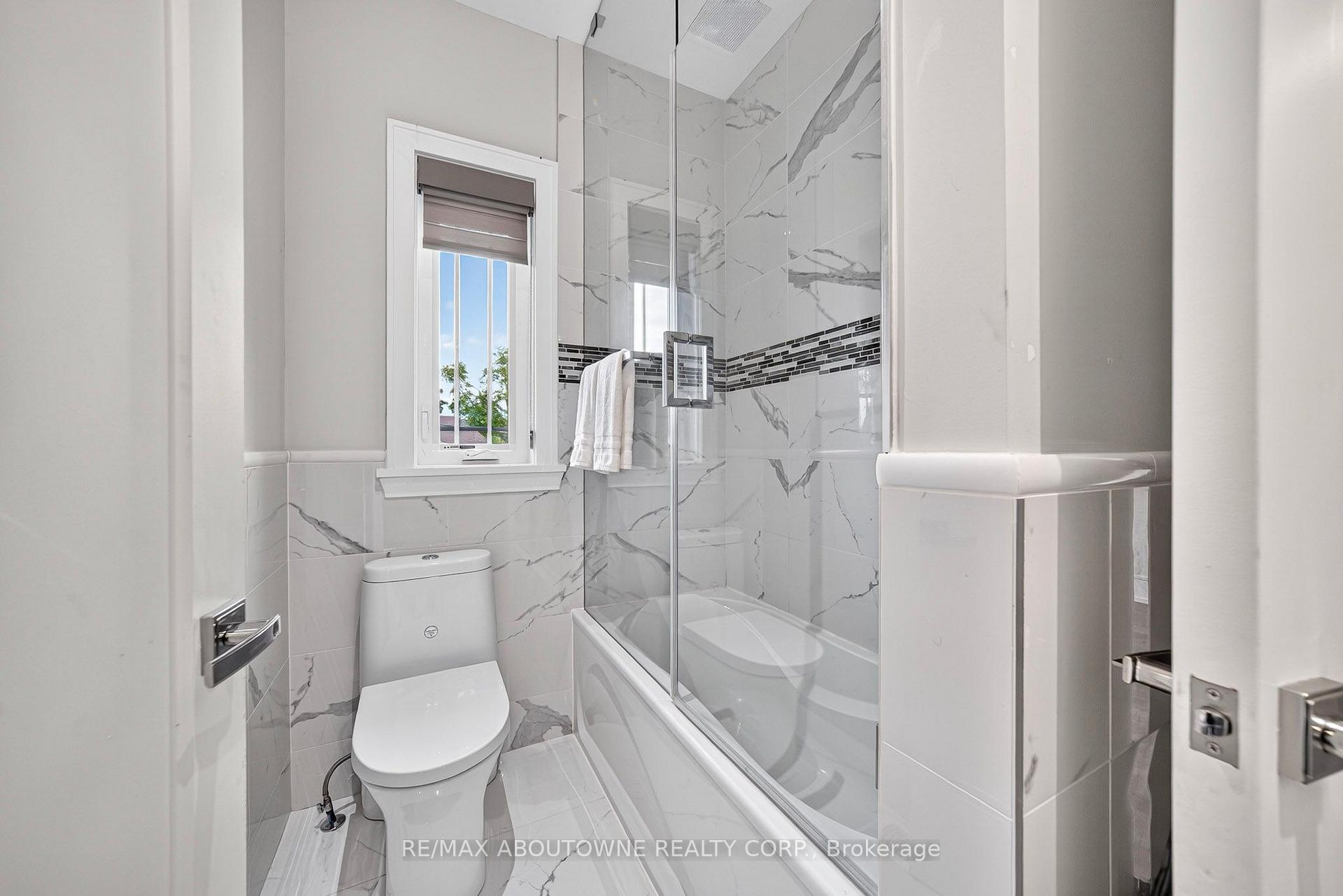 Photo 40 of 408 Seabourne Drive, Oakville, West — HOMEH