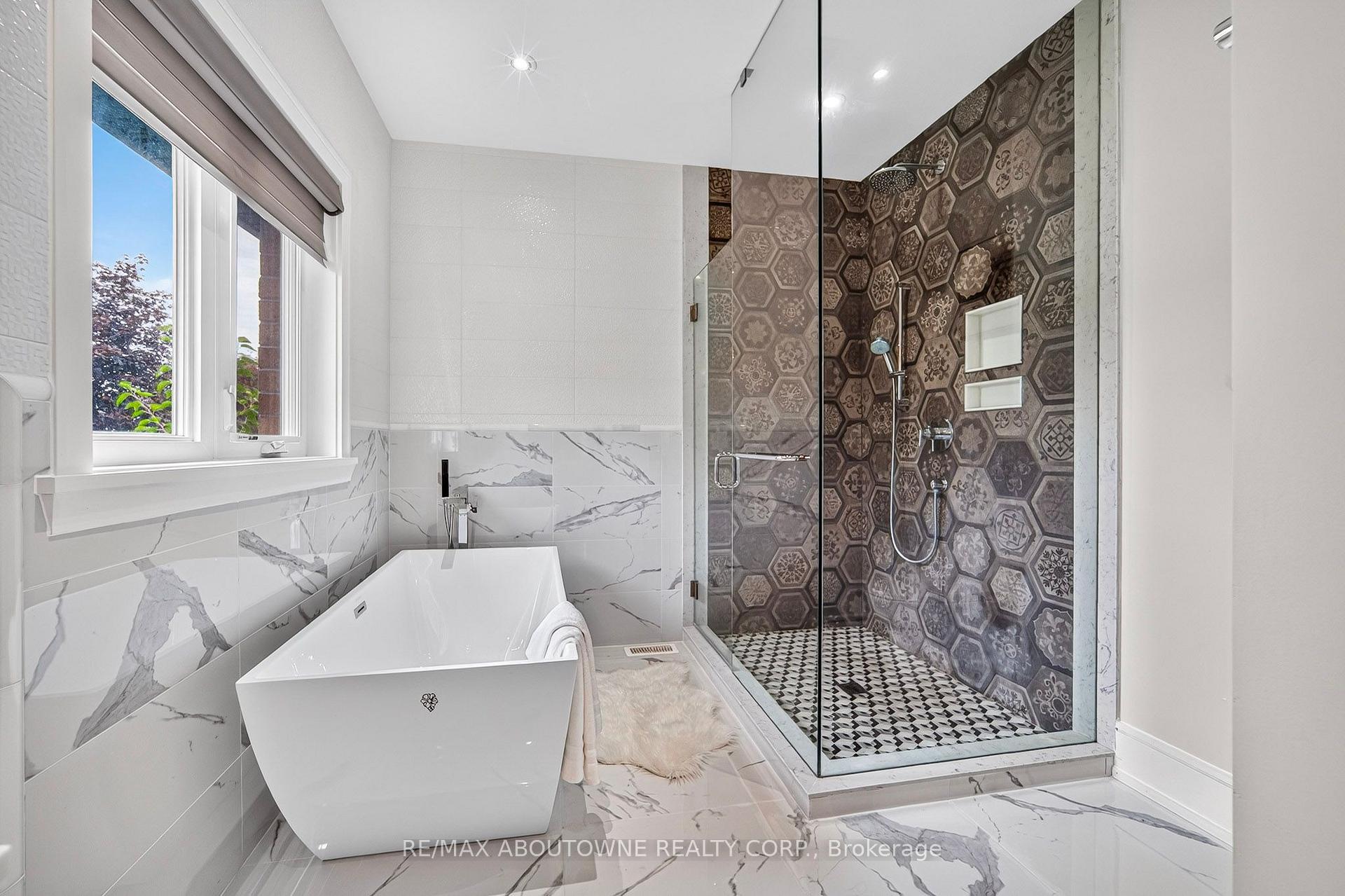 Photo 42 of 408 Seabourne Drive, Oakville, West — HOMEH
