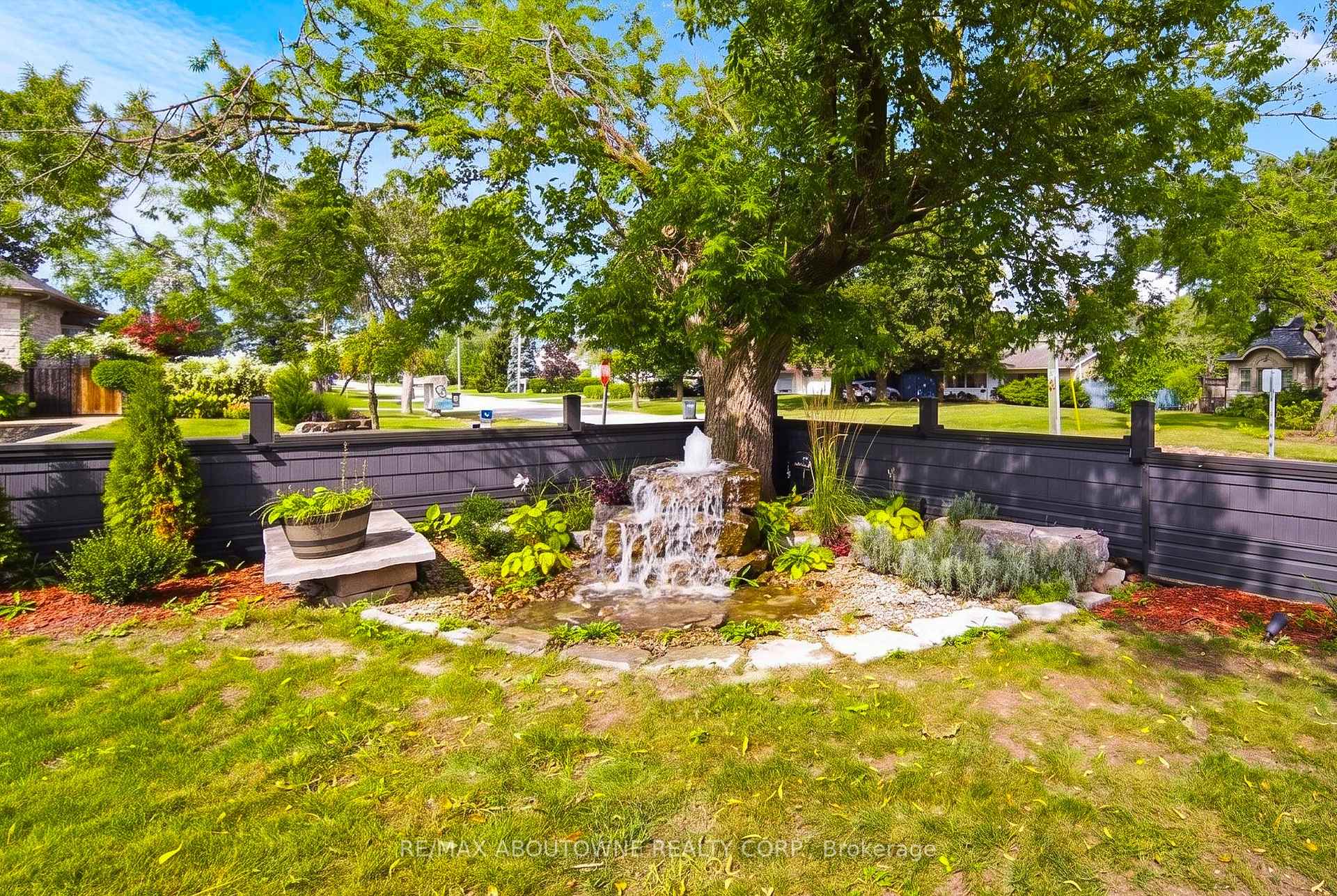 Photo 68 of 408 Seabourne Drive, Oakville, West — HOMEH