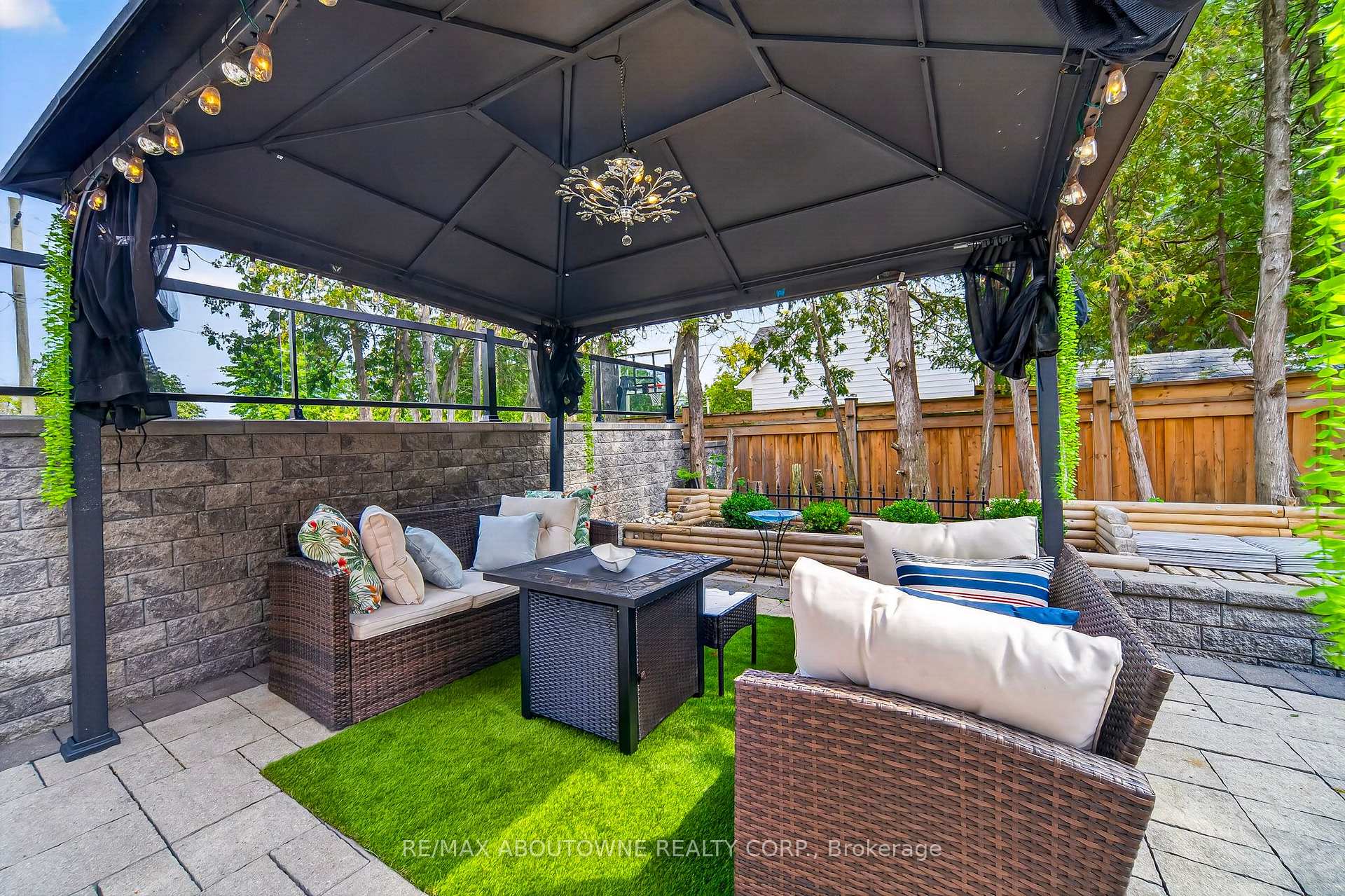 Photo 74 of 408 Seabourne Drive, Oakville, West — HOMEH