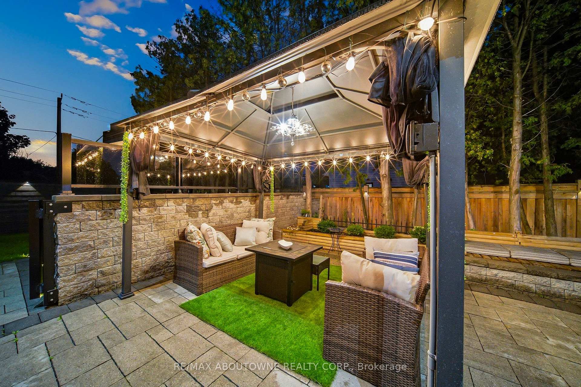 Photo 76 of 408 Seabourne Drive, Oakville, West — HOMEH