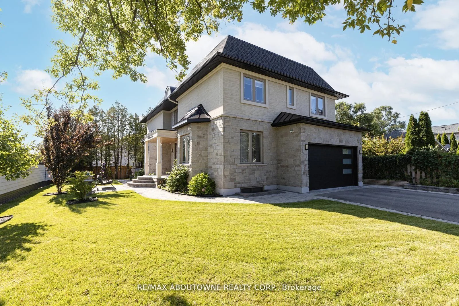 Photo 6 of 408 Seabourne Drive, Oakville, West — HOMEH