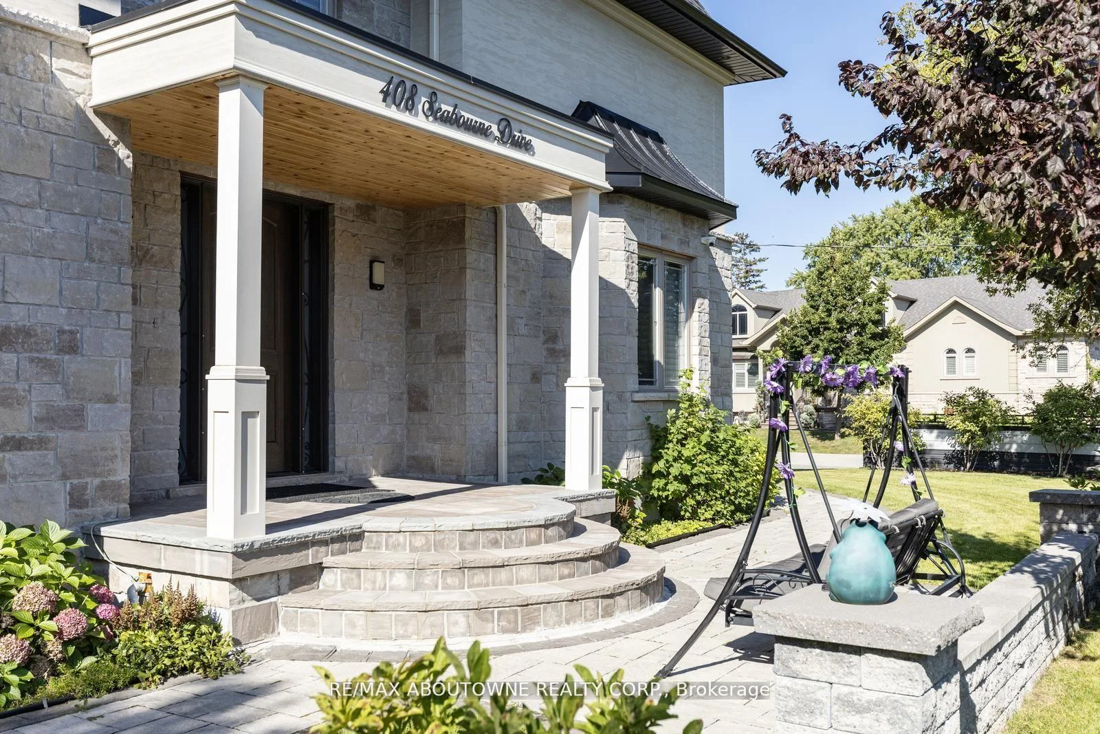 Photo 8 of 408 Seabourne Drive, Oakville, West — HOMEH