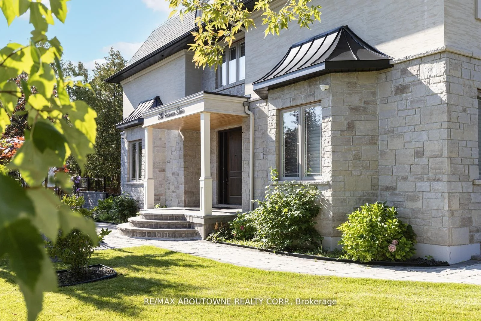 Photo 10 of 408 Seabourne Drive, Oakville, West — HOMEH