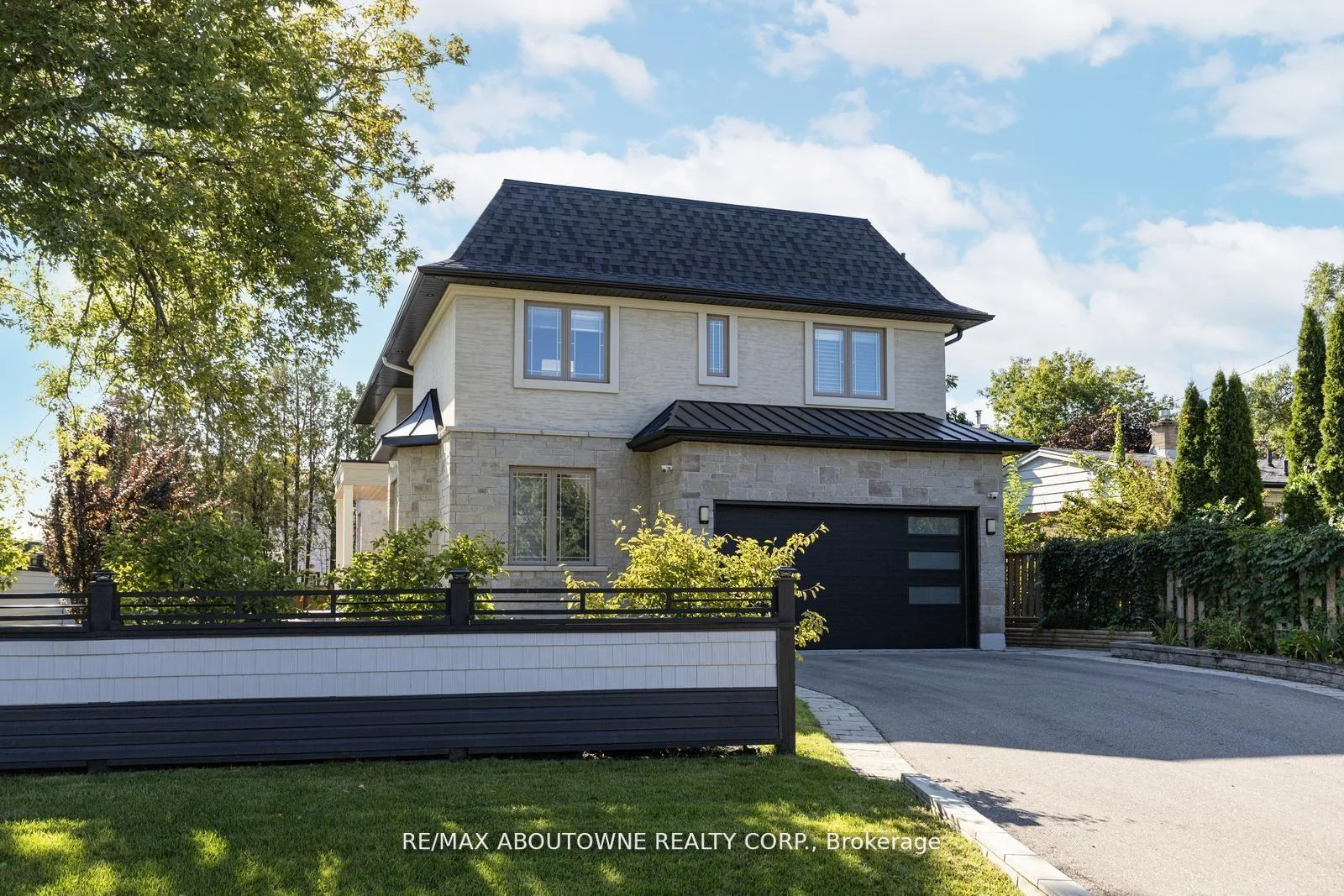 Photo 12 of 408 Seabourne Drive, Oakville, West — HOMEH