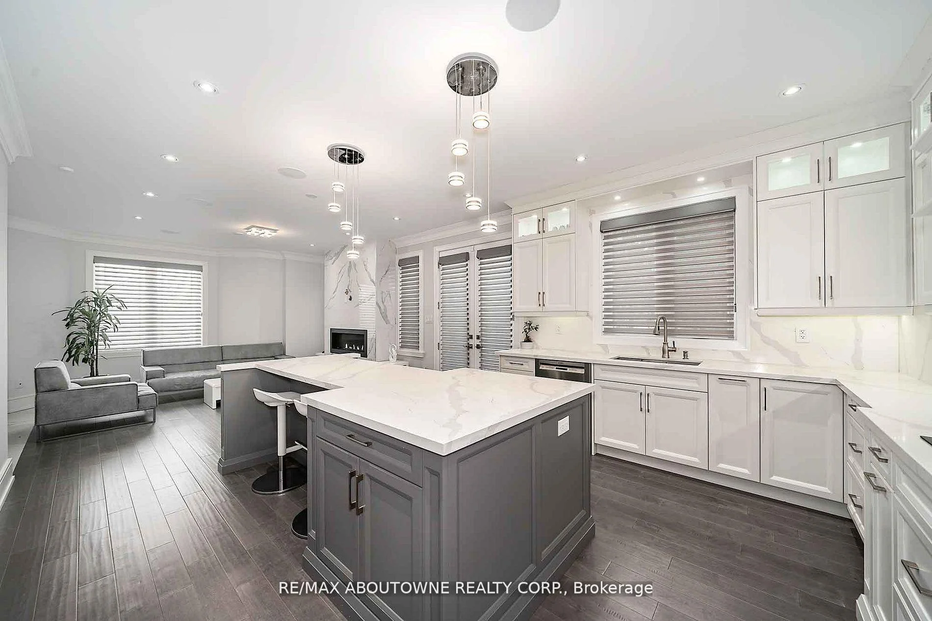 Photo 14 of 408 Seabourne Drive, Oakville, West — HOMEH