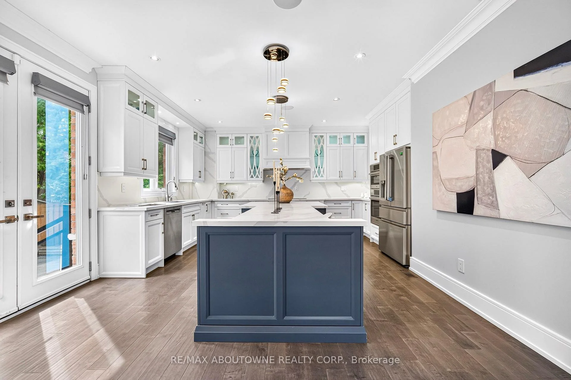 Photo 15 of 408 Seabourne Drive, Oakville, West — HOMEH